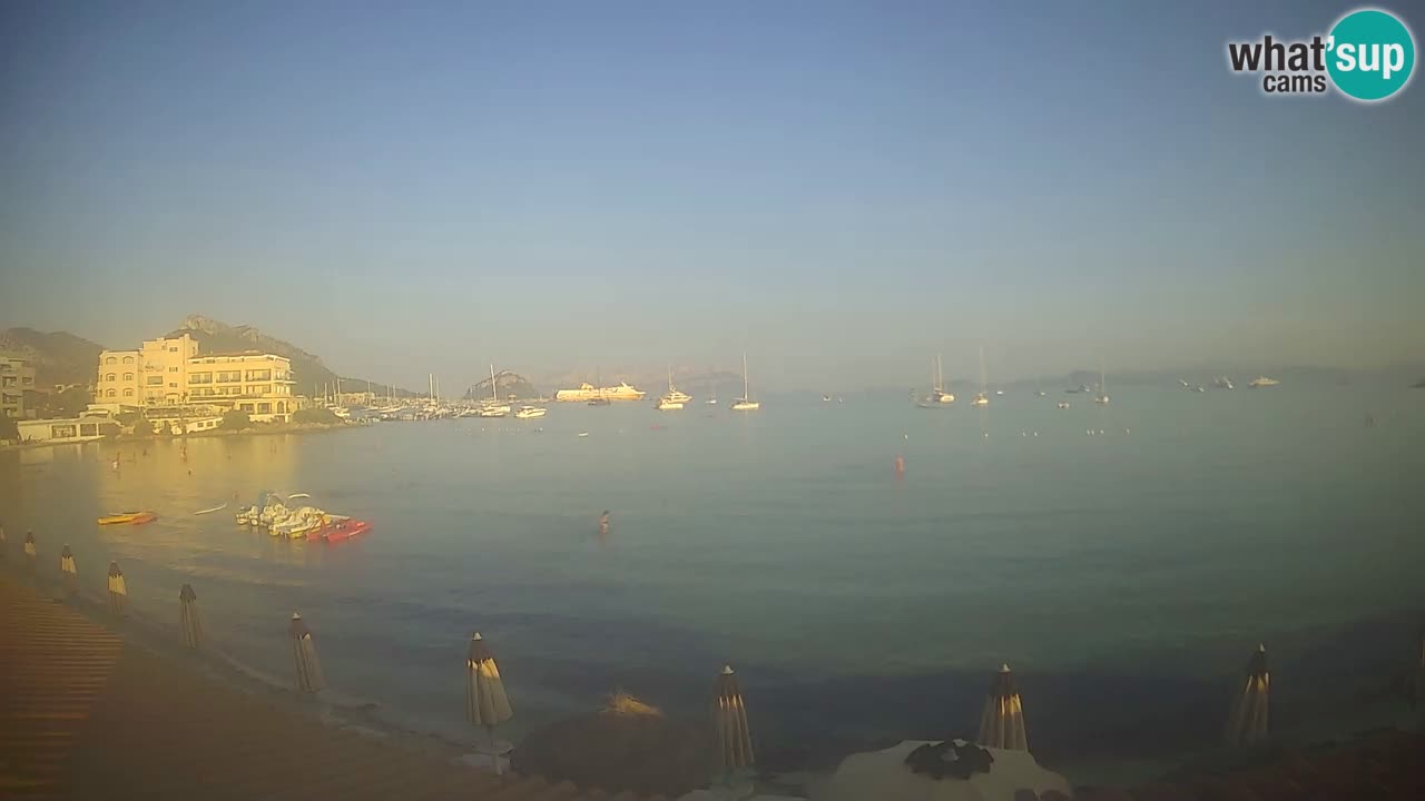Spletna kamera Terza Spiaggia Golfo Aranci – Pogled na plažo v živo