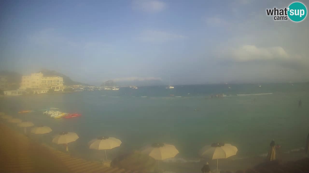 Web kamera Terza Spiaggia Golfo Aranci – Pogled uživo na plažu