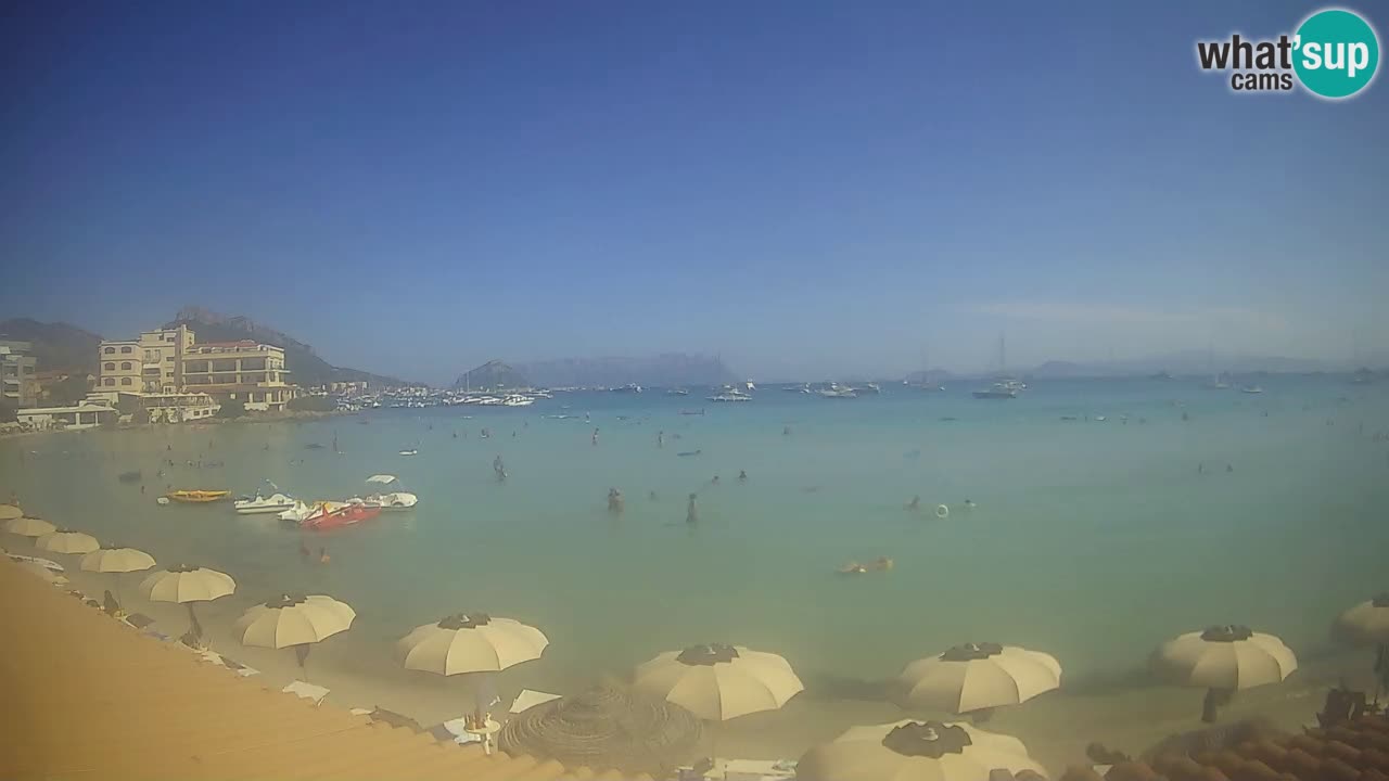 Spletna kamera Terza Spiaggia Golfo Aranci – Pogled na plažo v živo