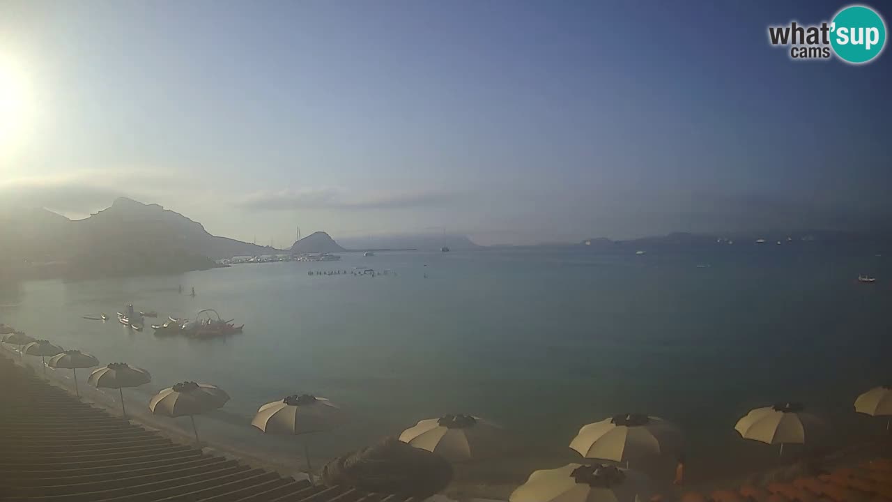 Spletna kamera Terza Spiaggia Golfo Aranci – Pogled na plažo v živo