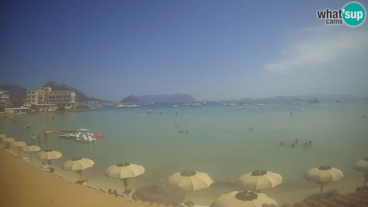 Spletna kamera Terza Spiaggia Golfo Aranci – Pogled na plažo v živo