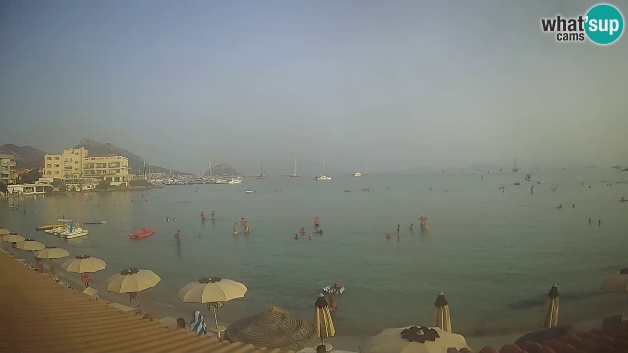 Spletna kamera Terza Spiaggia Golfo Aranci – Pogled na plažo v živo