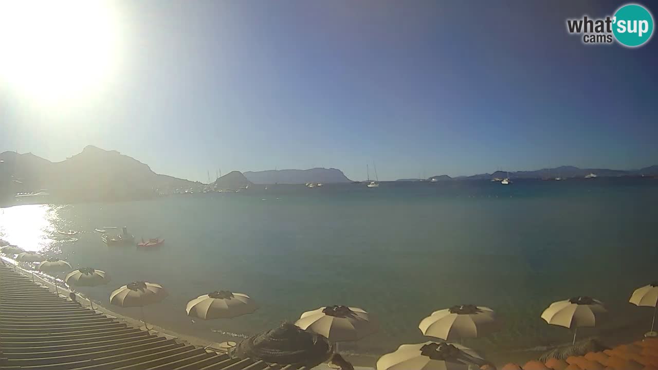 Spletna kamera Terza Spiaggia Golfo Aranci – Pogled na plažo v živo