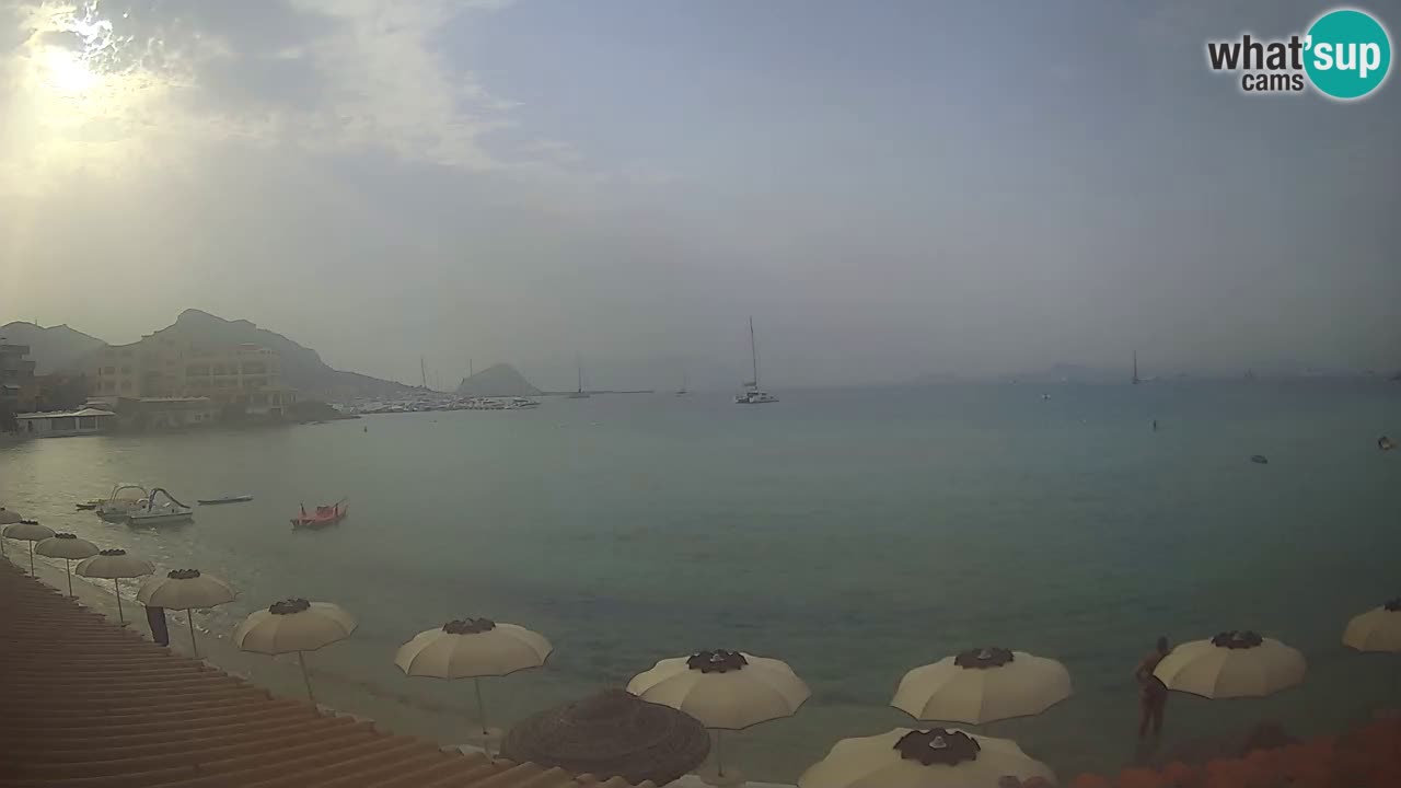 Spletna kamera Terza Spiaggia Golfo Aranci – Pogled na plažo v živo