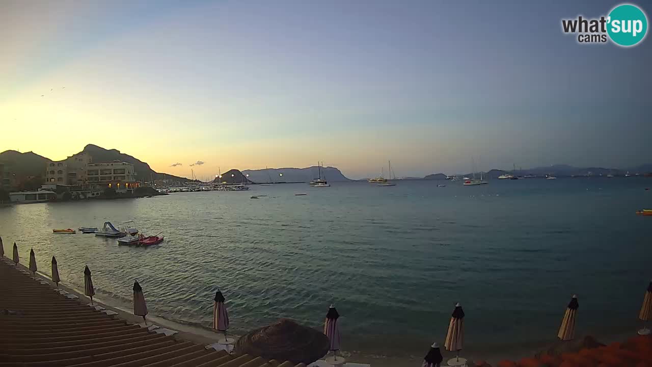 Spletna kamera Terza Spiaggia Golfo Aranci – Pogled na plažo v živo