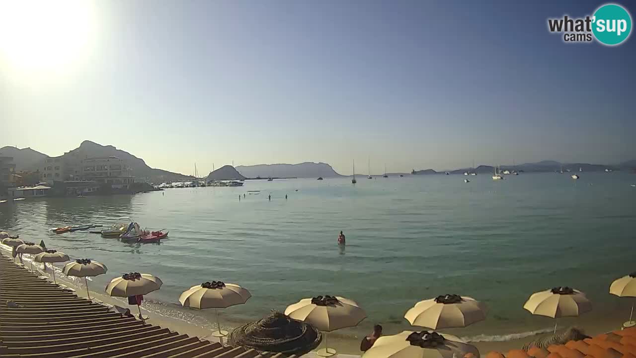 Spletna kamera Terza Spiaggia Golfo Aranci – Pogled na plažo v živo