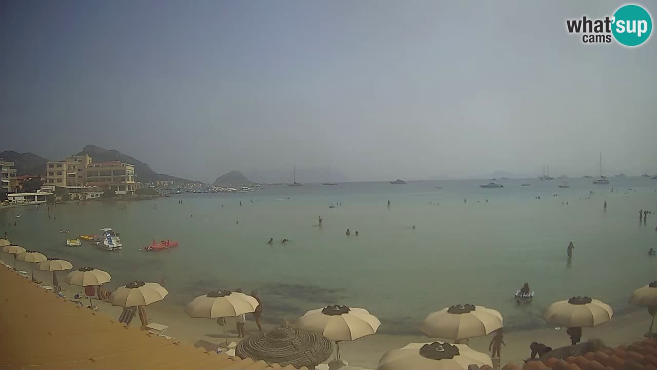 Spletna kamera Terza Spiaggia Golfo Aranci – Pogled na plažo v živo