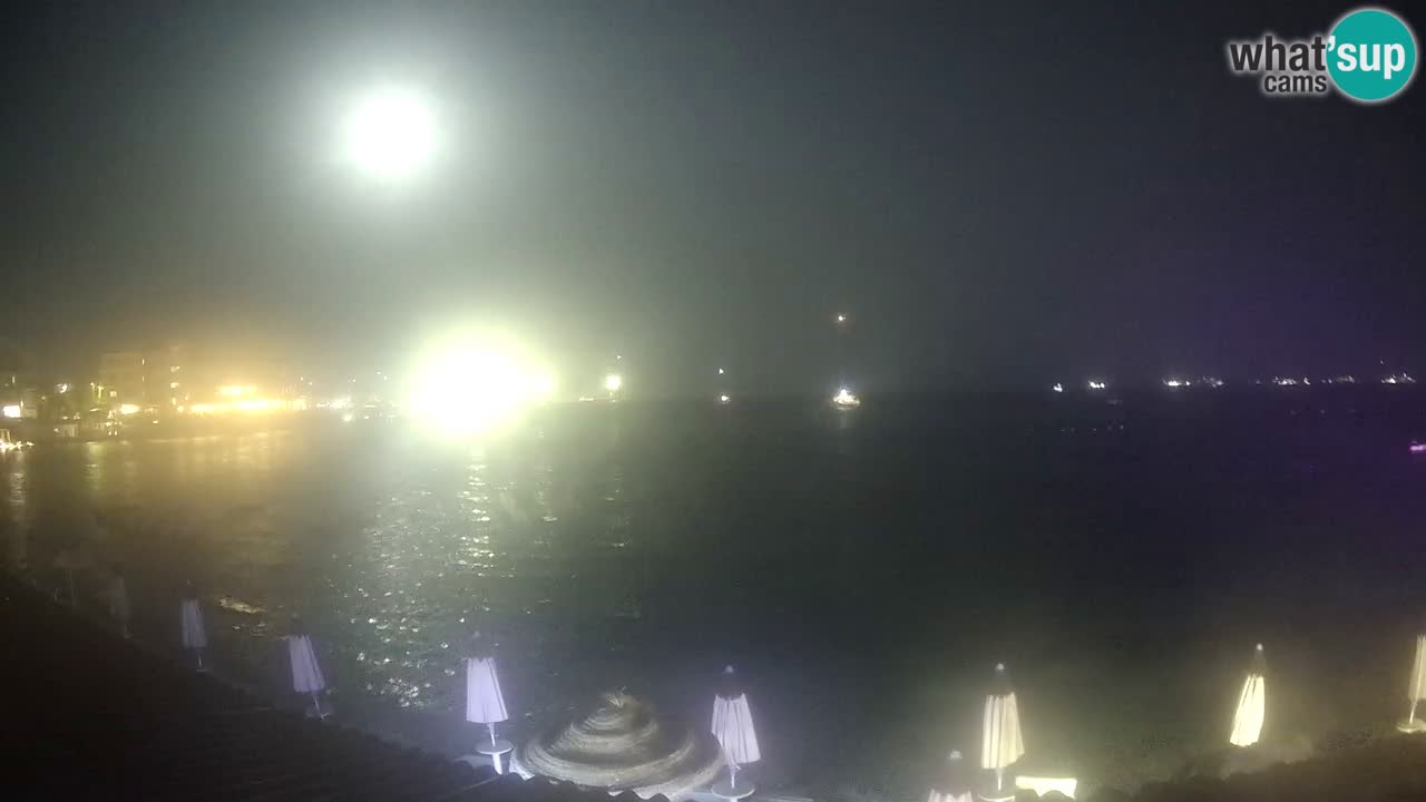 Spletna kamera Terza Spiaggia Golfo Aranci – Pogled na plažo v živo