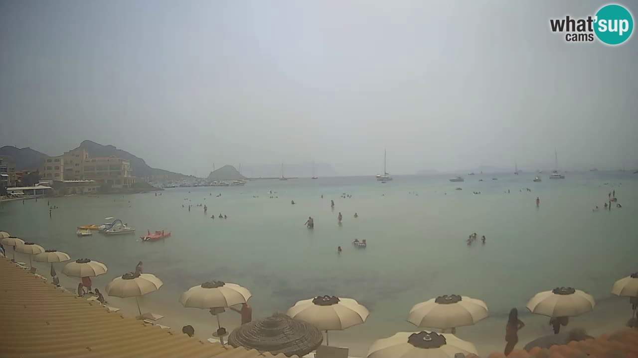 Spletna kamera Terza Spiaggia Golfo Aranci – Pogled na plažo v živo