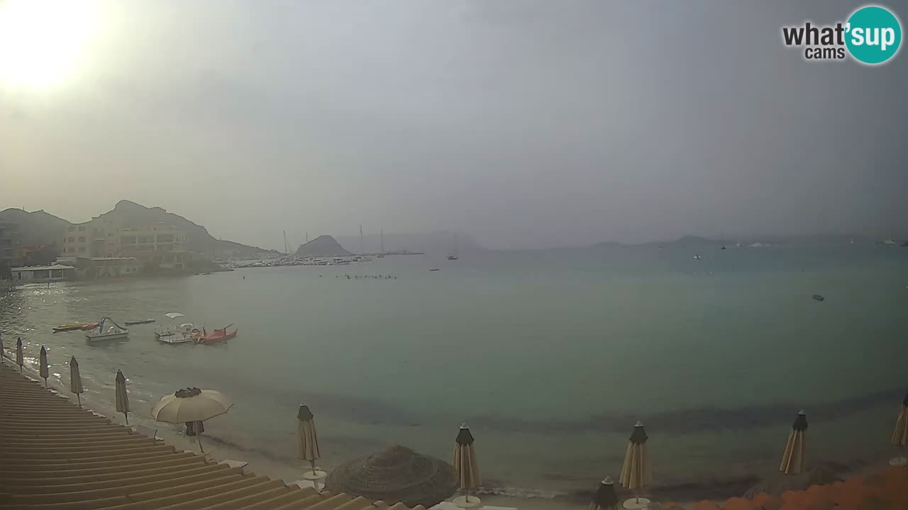 Spletna kamera Terza Spiaggia Golfo Aranci – Pogled na plažo v živo