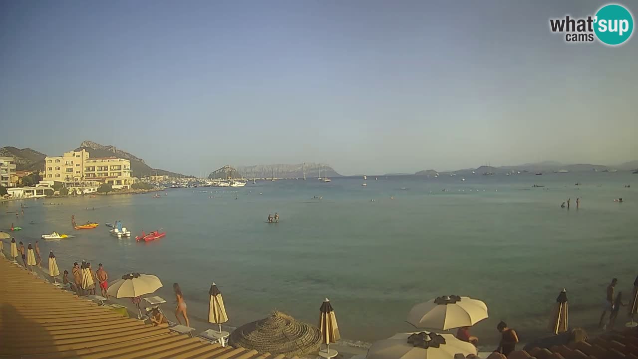 Spletna kamera Terza Spiaggia Golfo Aranci – Pogled na plažo v živo