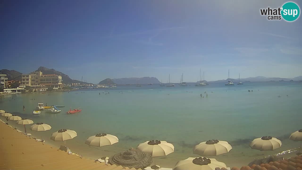 Spletna kamera Terza Spiaggia Golfo Aranci – Pogled na plažo v živo
