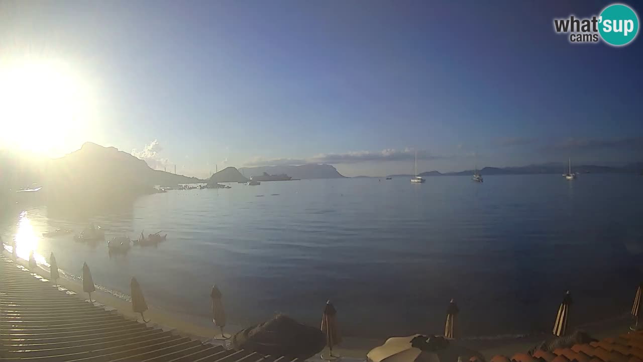 Spletna kamera Terza Spiaggia Golfo Aranci – Pogled na plažo v živo