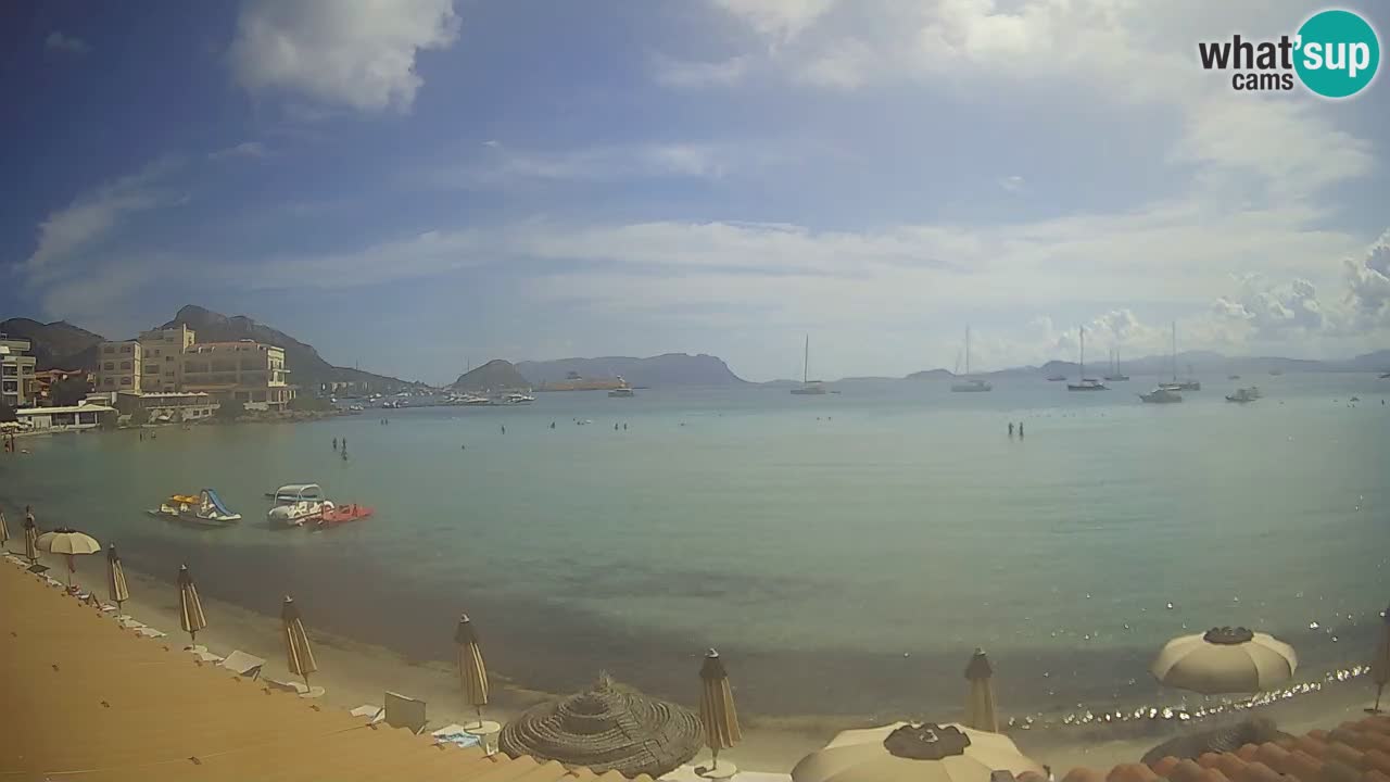 Spletna kamera Terza Spiaggia Golfo Aranci – Pogled na plažo v živo