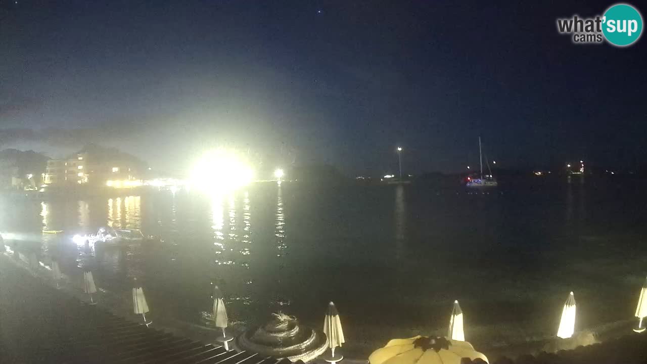 Spletna kamera Terza Spiaggia Golfo Aranci – Pogled na plažo v živo