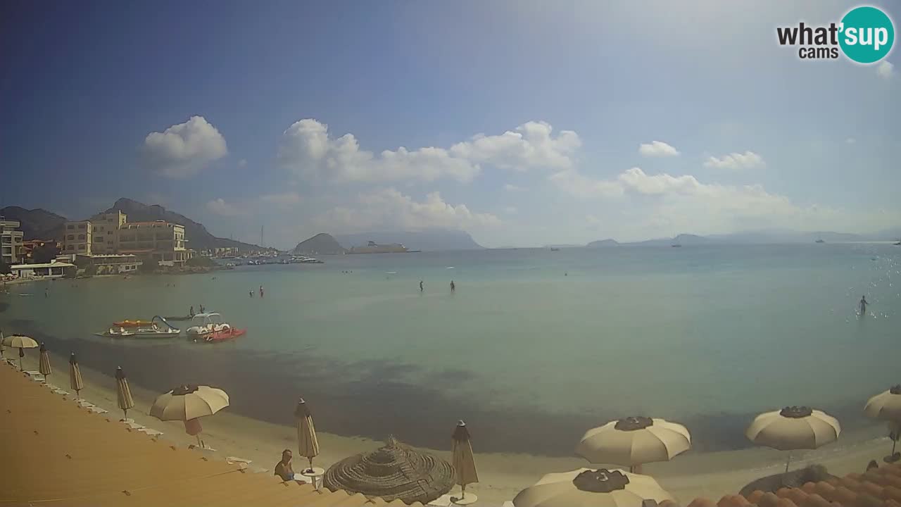 Spletna kamera Terza Spiaggia Golfo Aranci – Pogled na plažo v živo