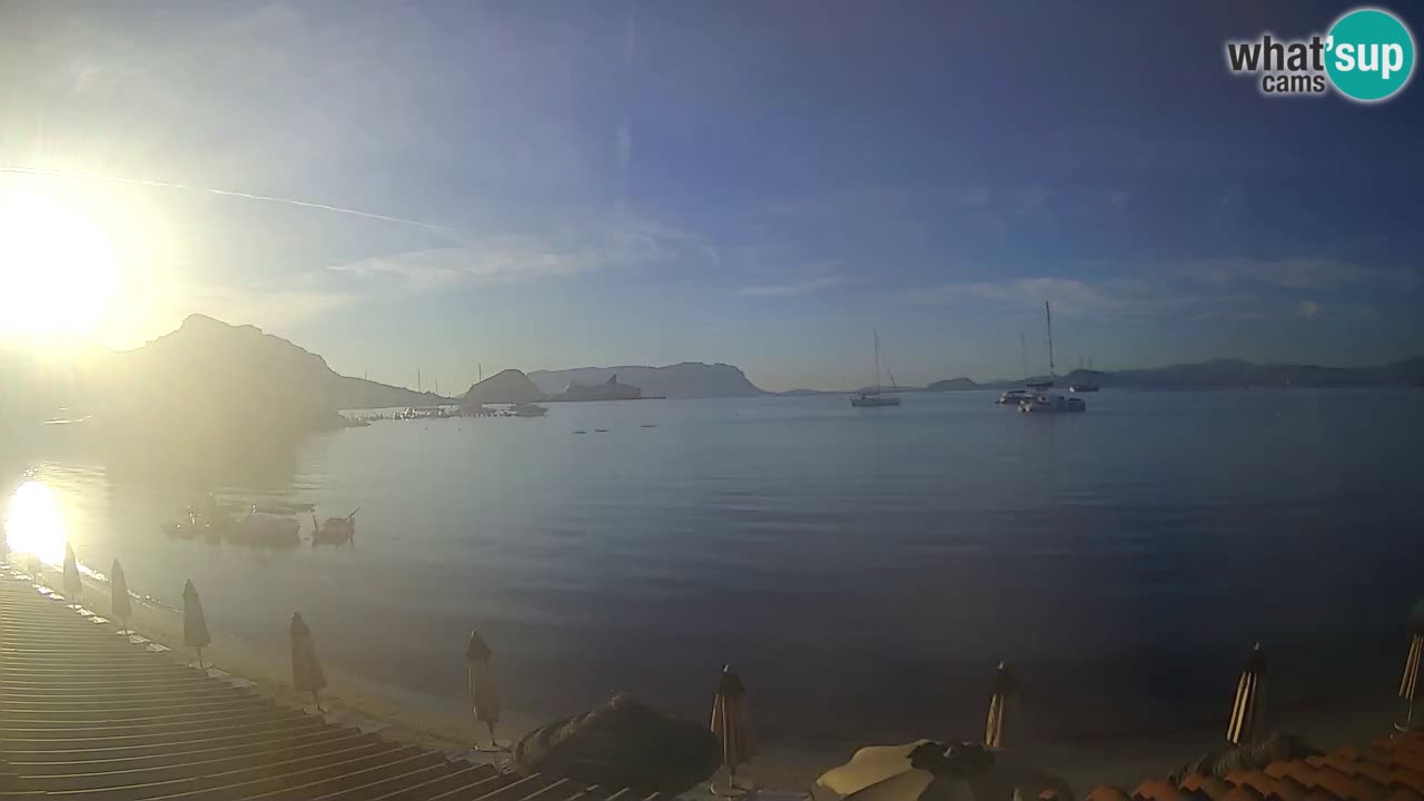 Spletna kamera Terza Spiaggia Golfo Aranci – Pogled na plažo v živo