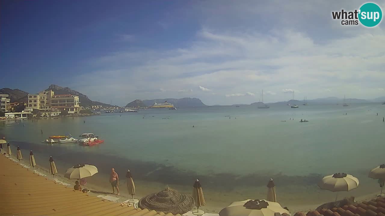 Spletna kamera Terza Spiaggia Golfo Aranci – Pogled na plažo v živo