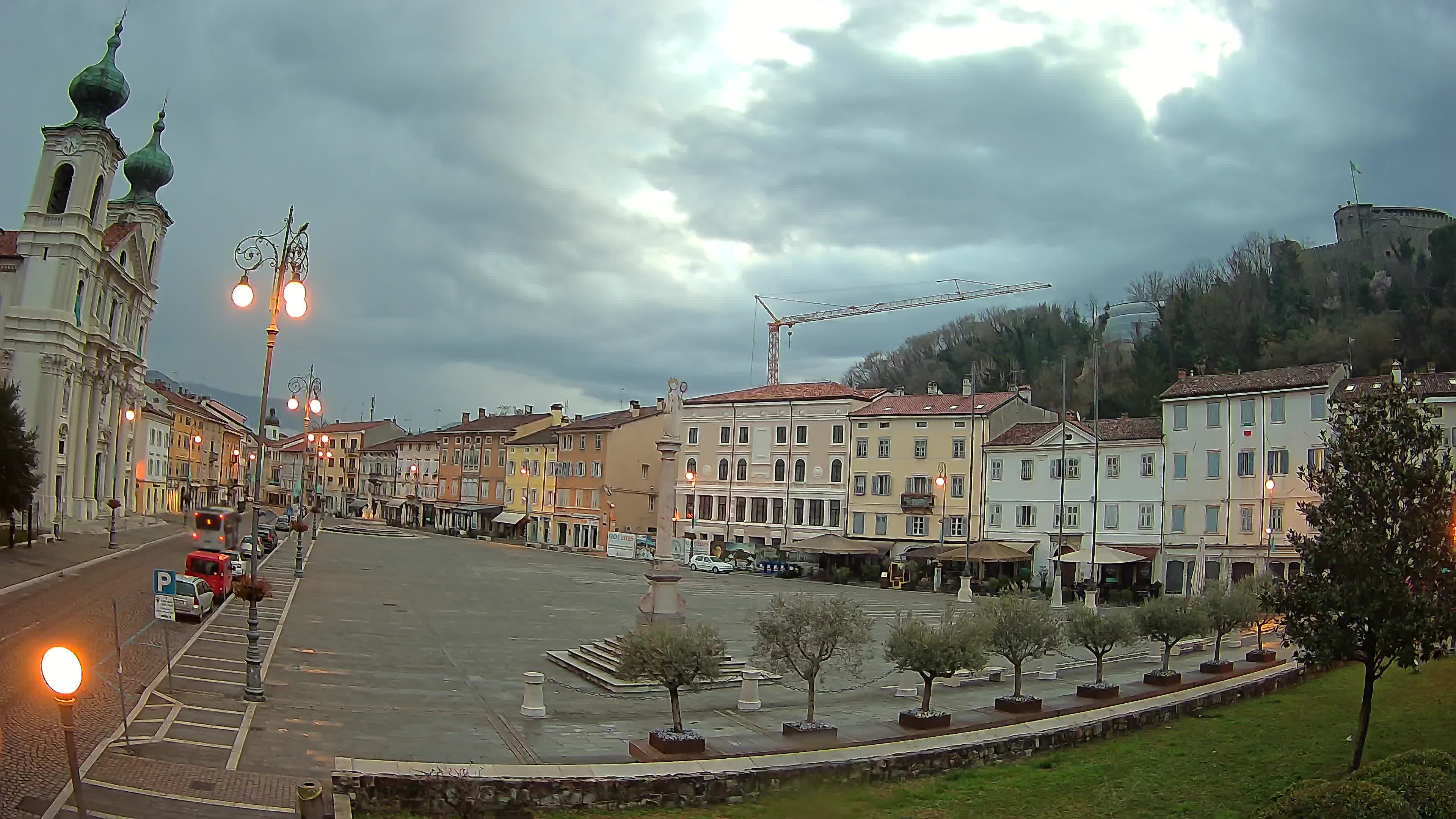 Webcam Gorizia Piazza della Vittoria e Duomo di S. Ignazio