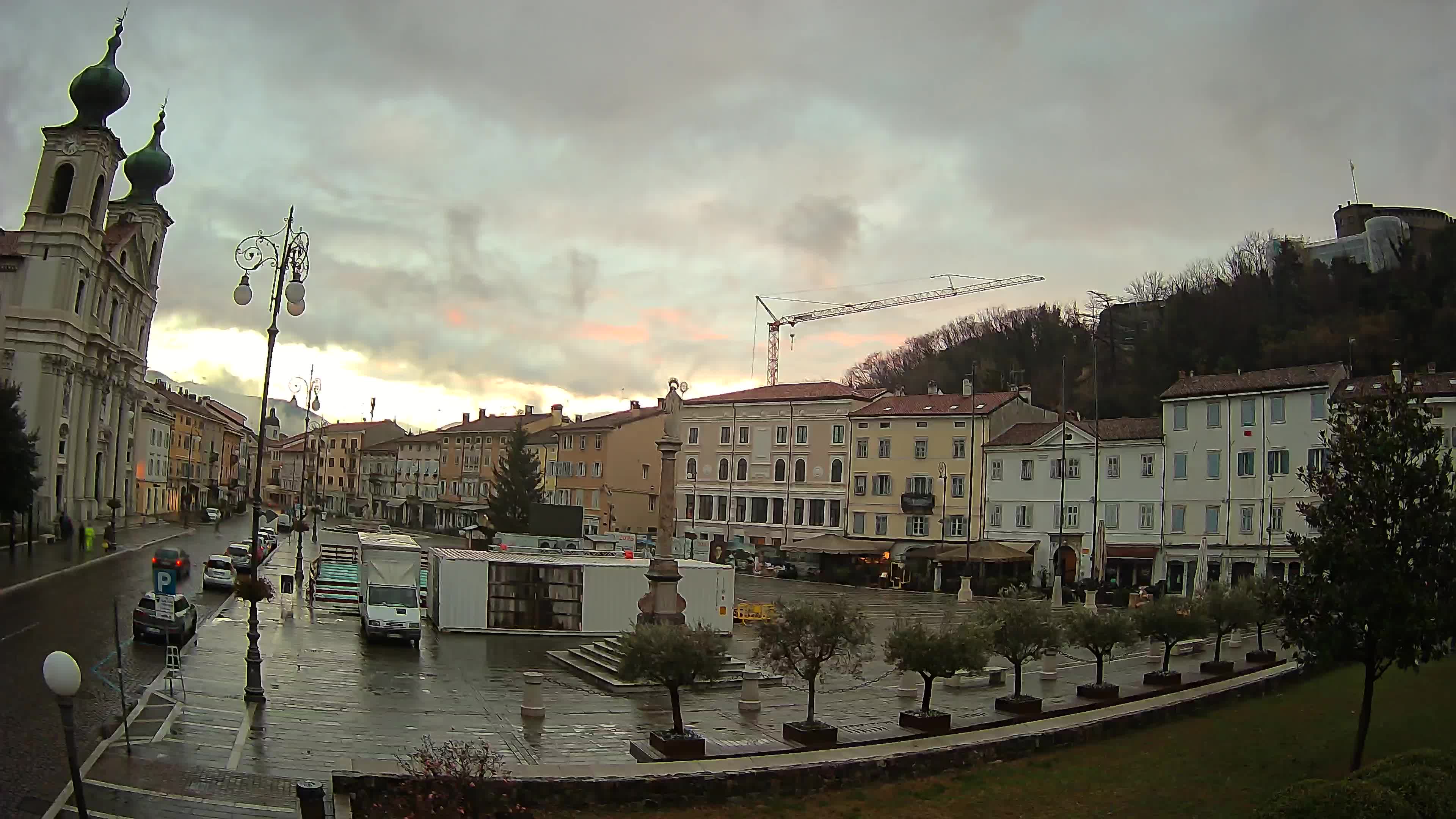 Webcam Gorizia Piazza della Vittoria e Duomo di S. Ignazio