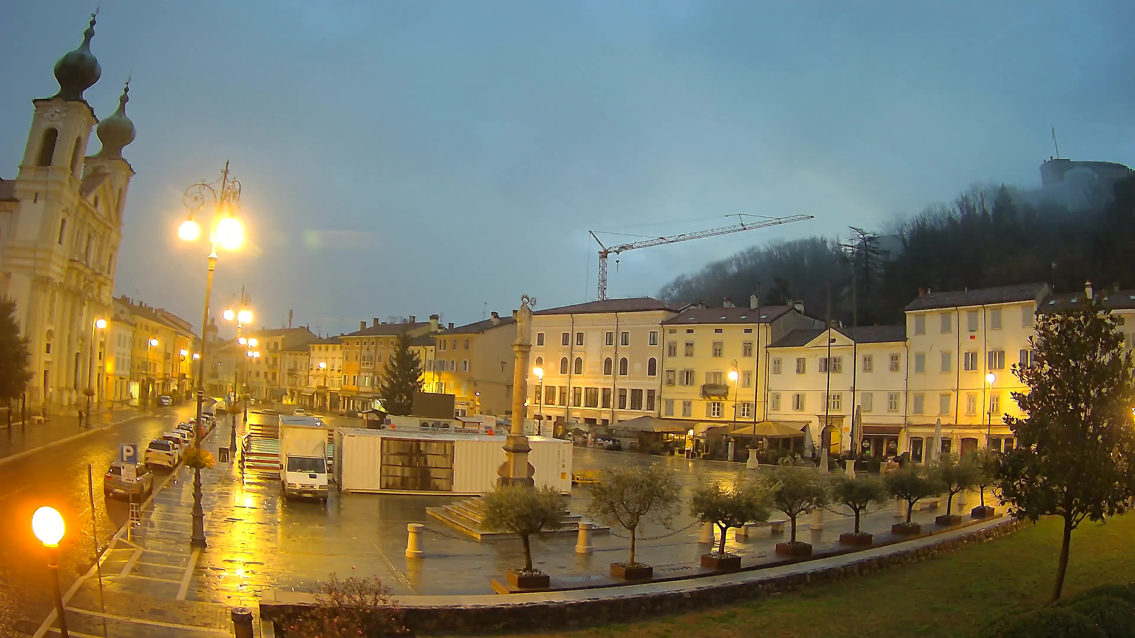 Webcam Gorizia Piazza della Vittoria e Duomo di S. Ignazio