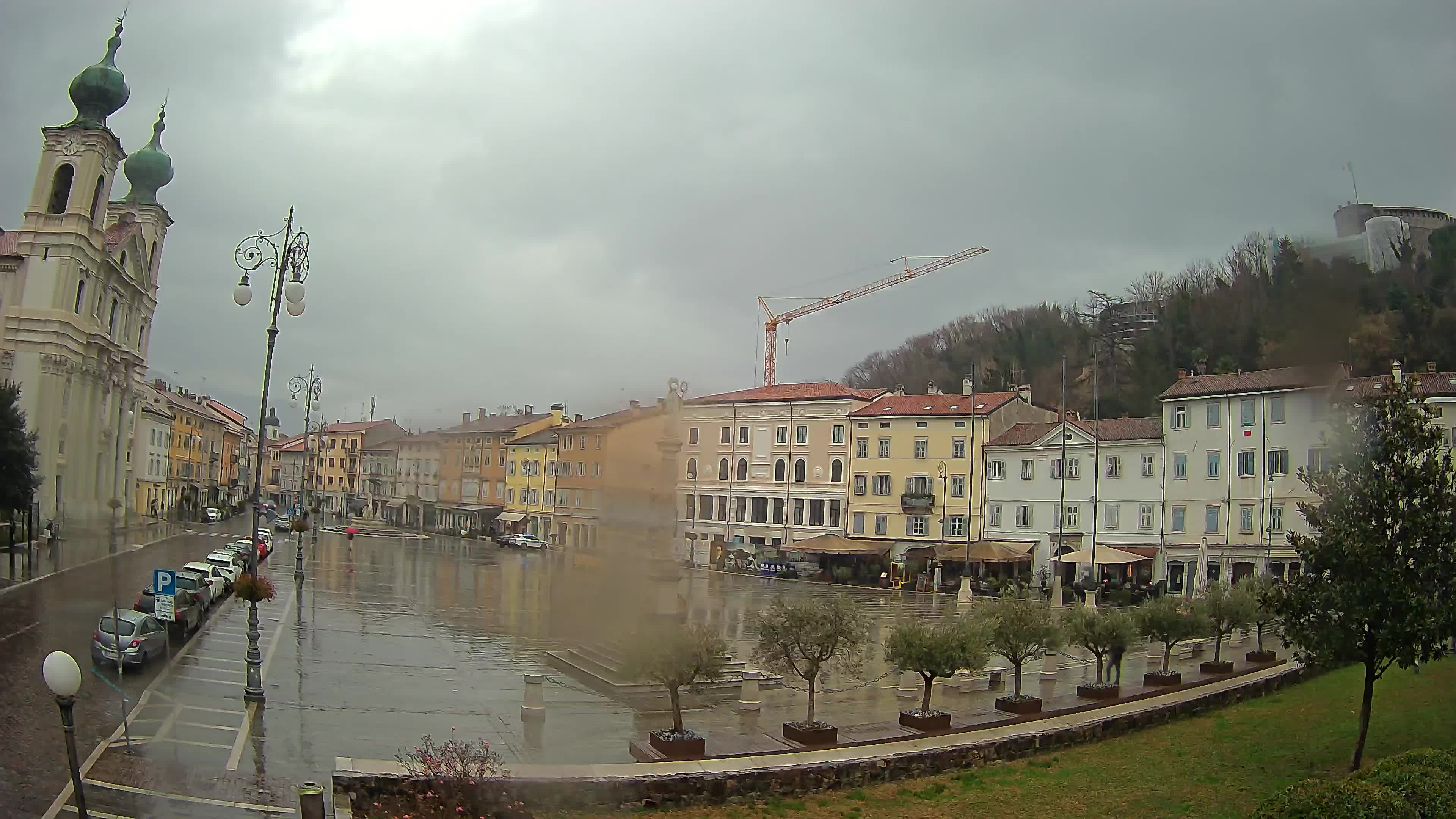 Webcam Gorizia Piazza della Vittoria e Duomo di S. Ignazio