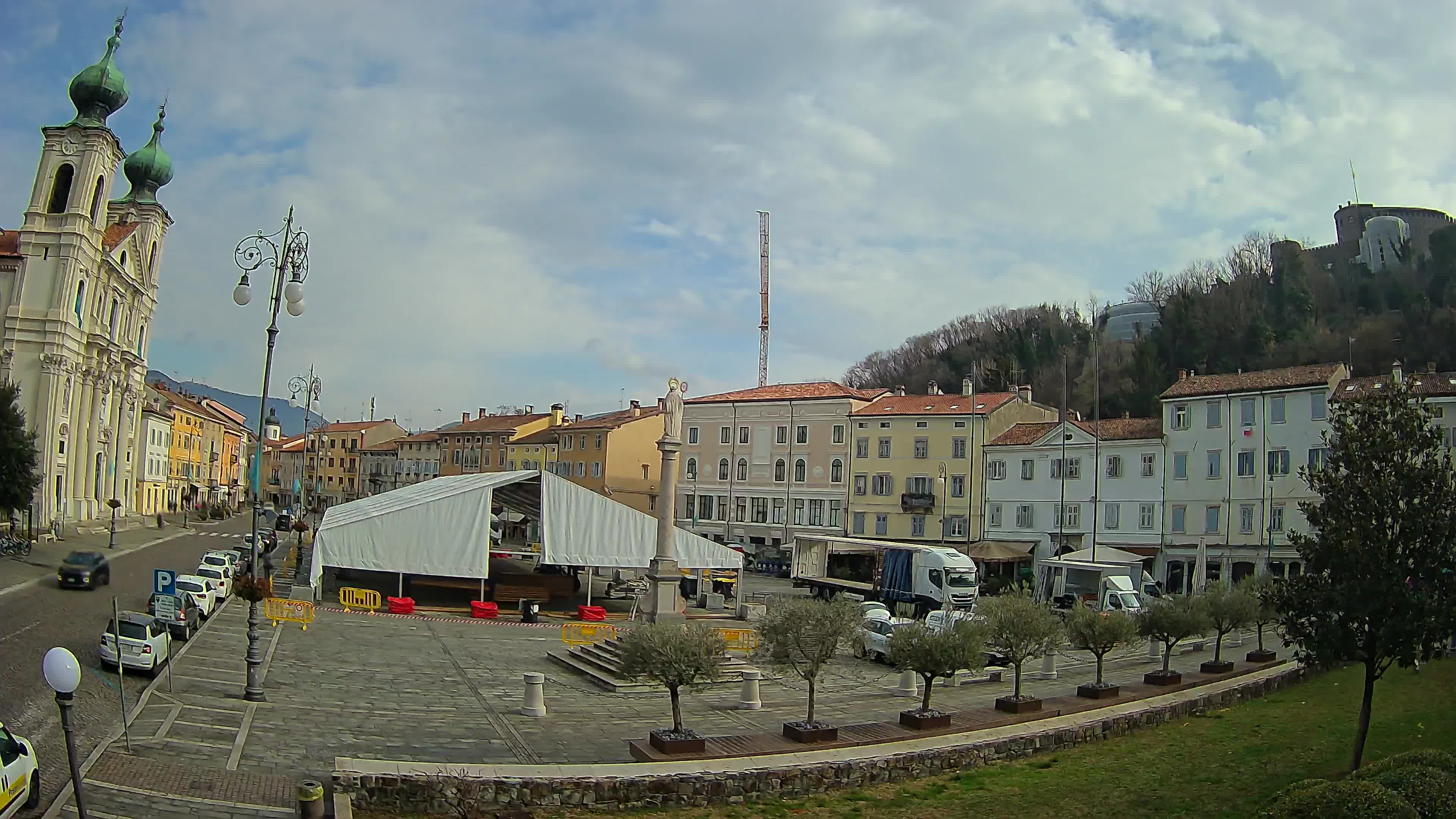 Gorizia – Plaza Vittoria – iglesia de San Pedro. Ignacio