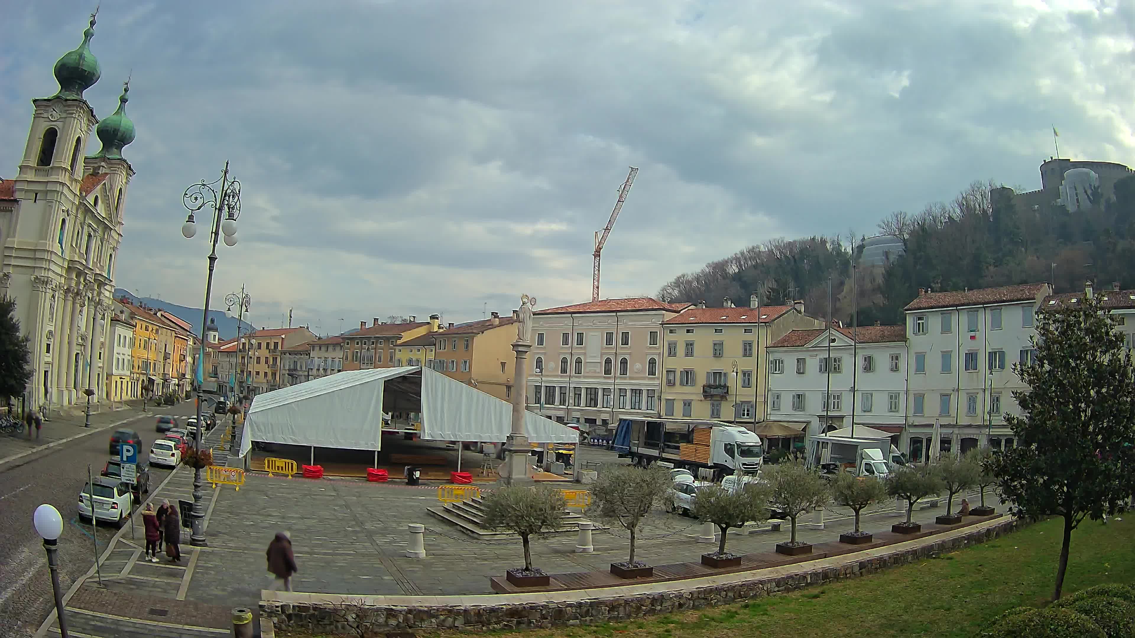 Webcam Gorizia Piazza della Vittoria e chiesa di S. Ignazio