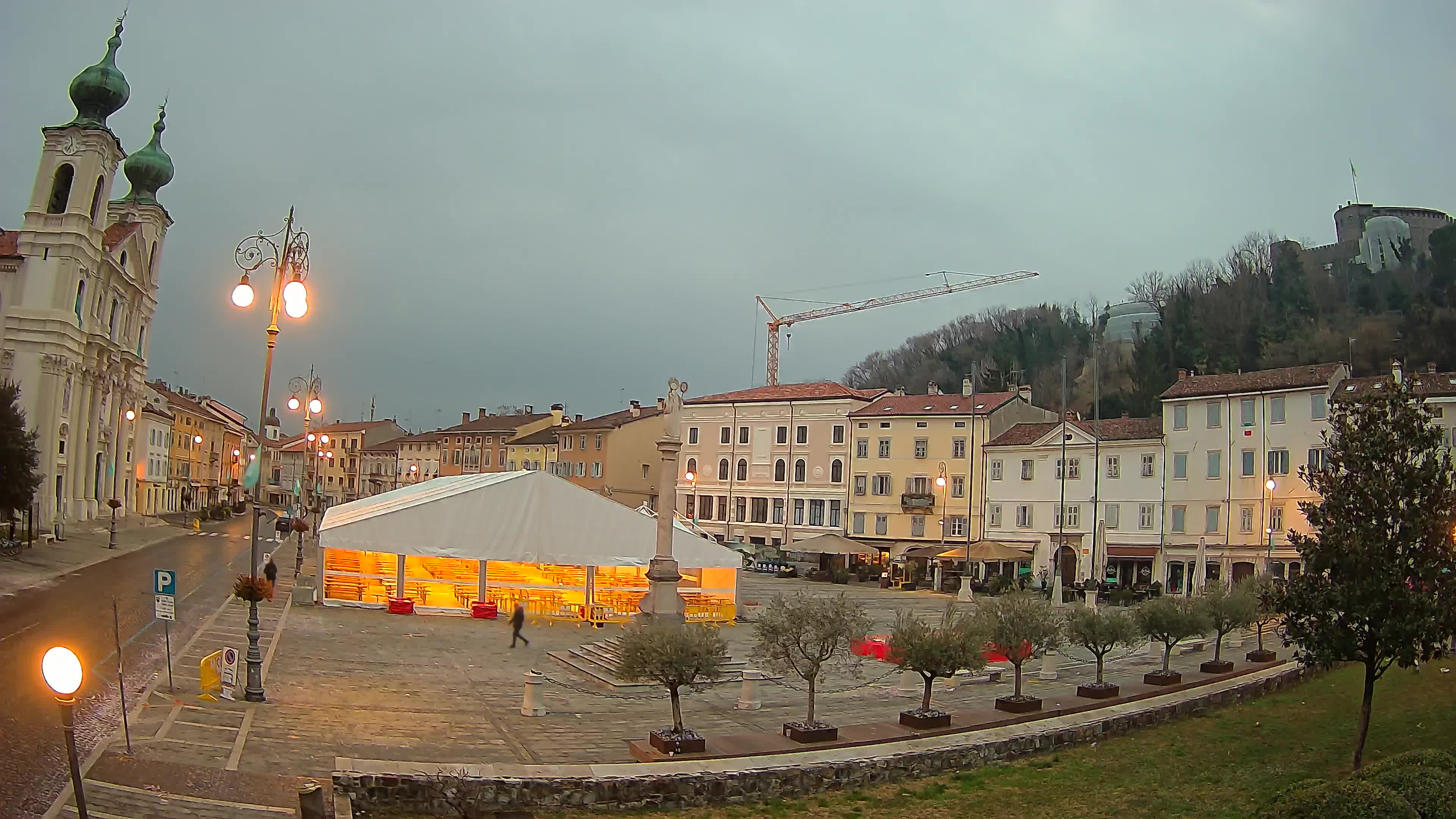 Gorizia – Plaza Vittoria – iglesia de San Pedro. Ignacio