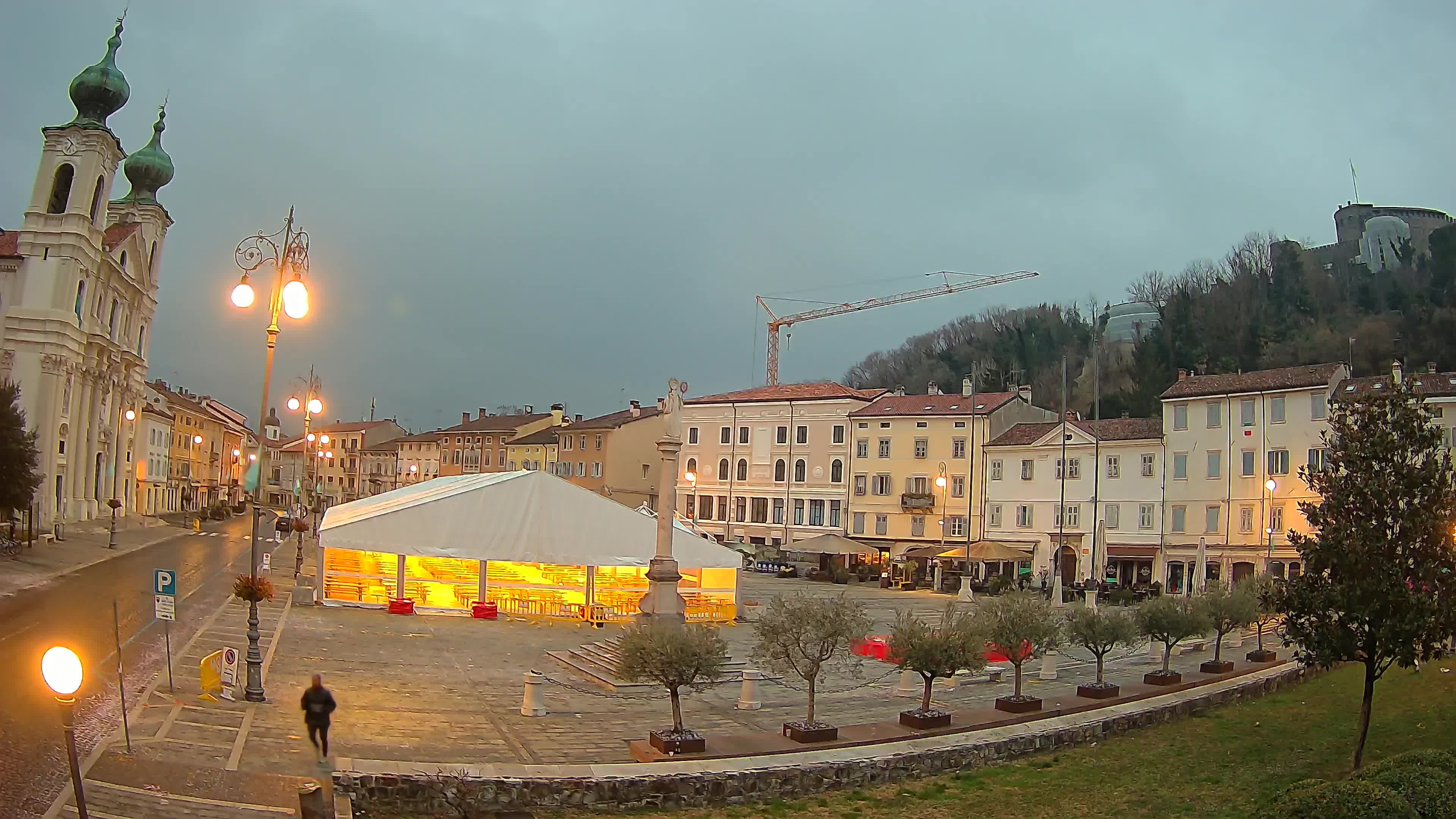 Gorizia – Plaza Vittoria – iglesia de San Pedro. Ignacio