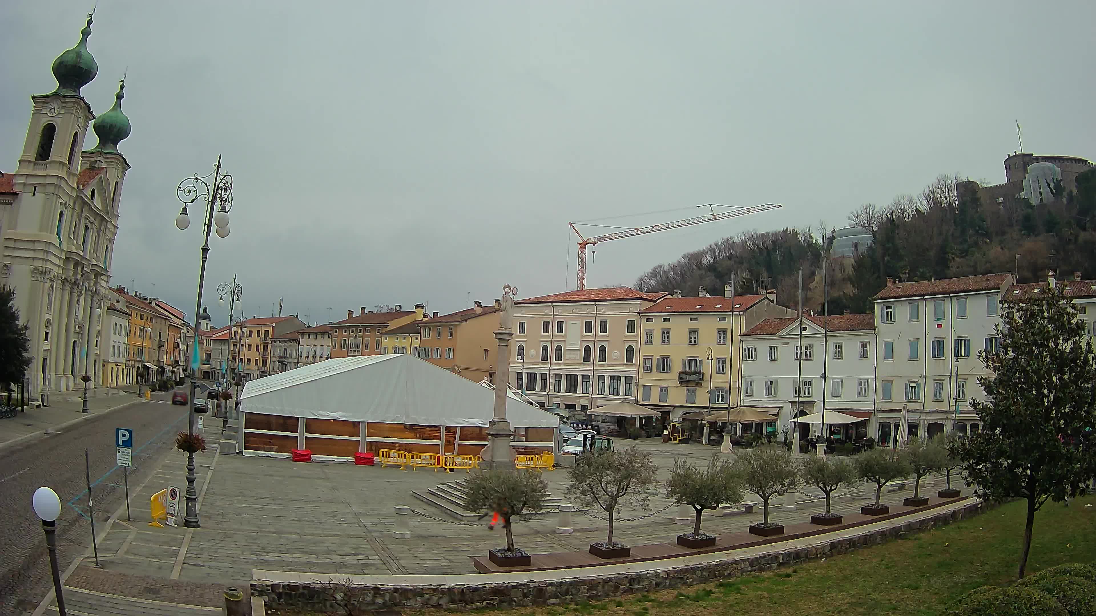 Gorizia – Plaza Vittoria – iglesia de San Pedro. Ignacio