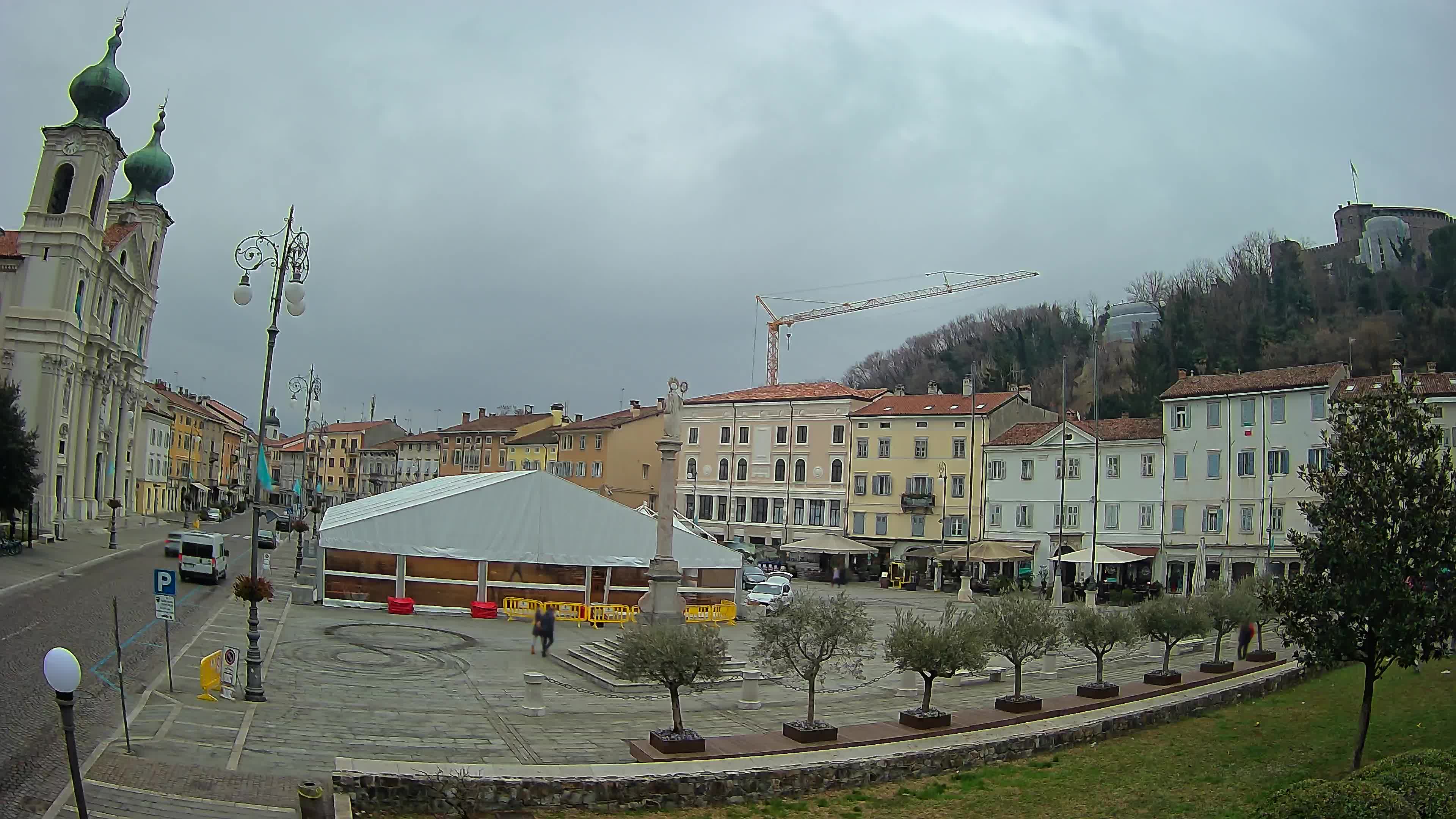 Gorizia – Plaza Vittoria – iglesia de San Pedro. Ignacio