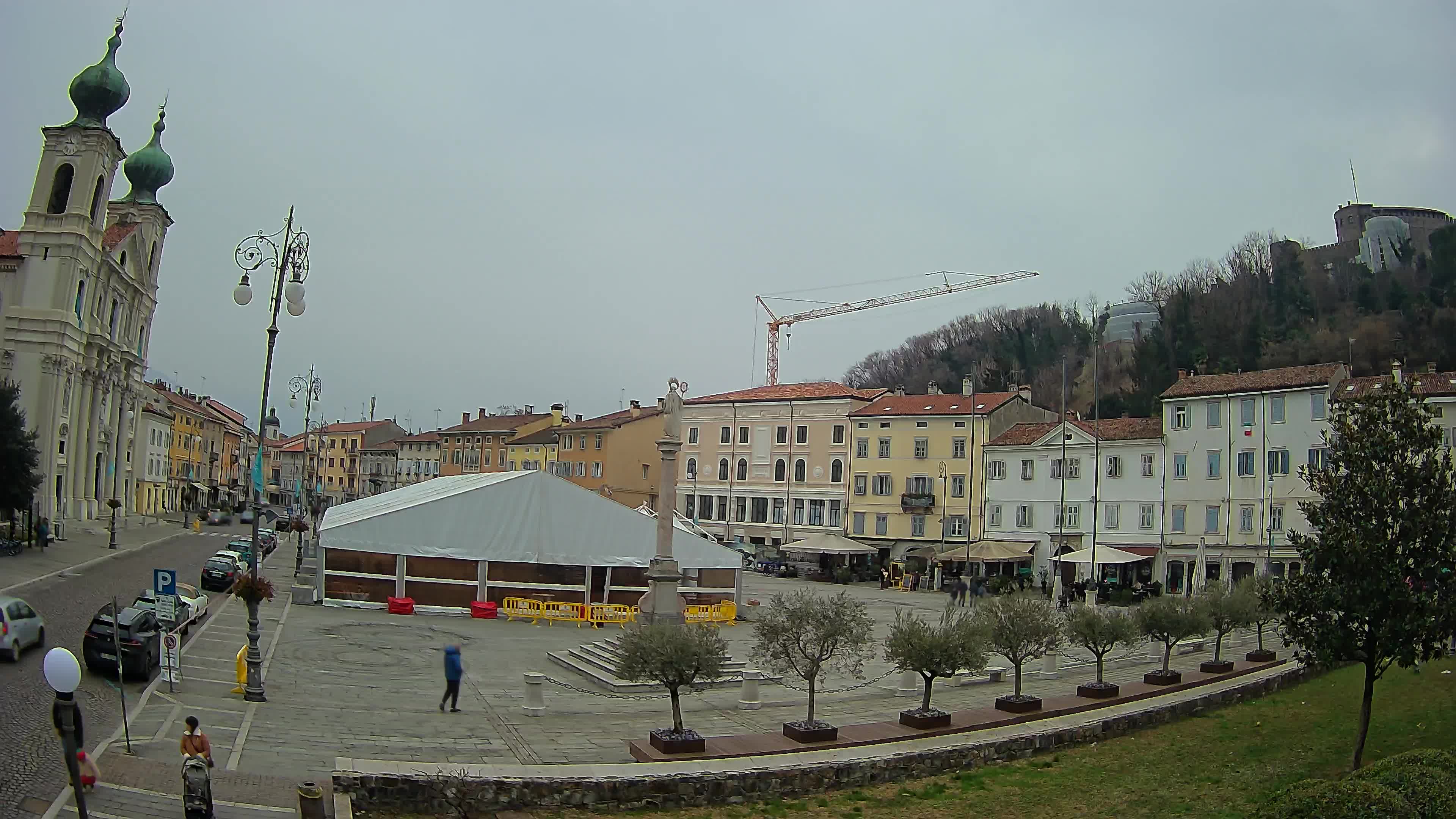 Webcam Gorizia Piazza della Vittoria e chiesa di S. Ignazio