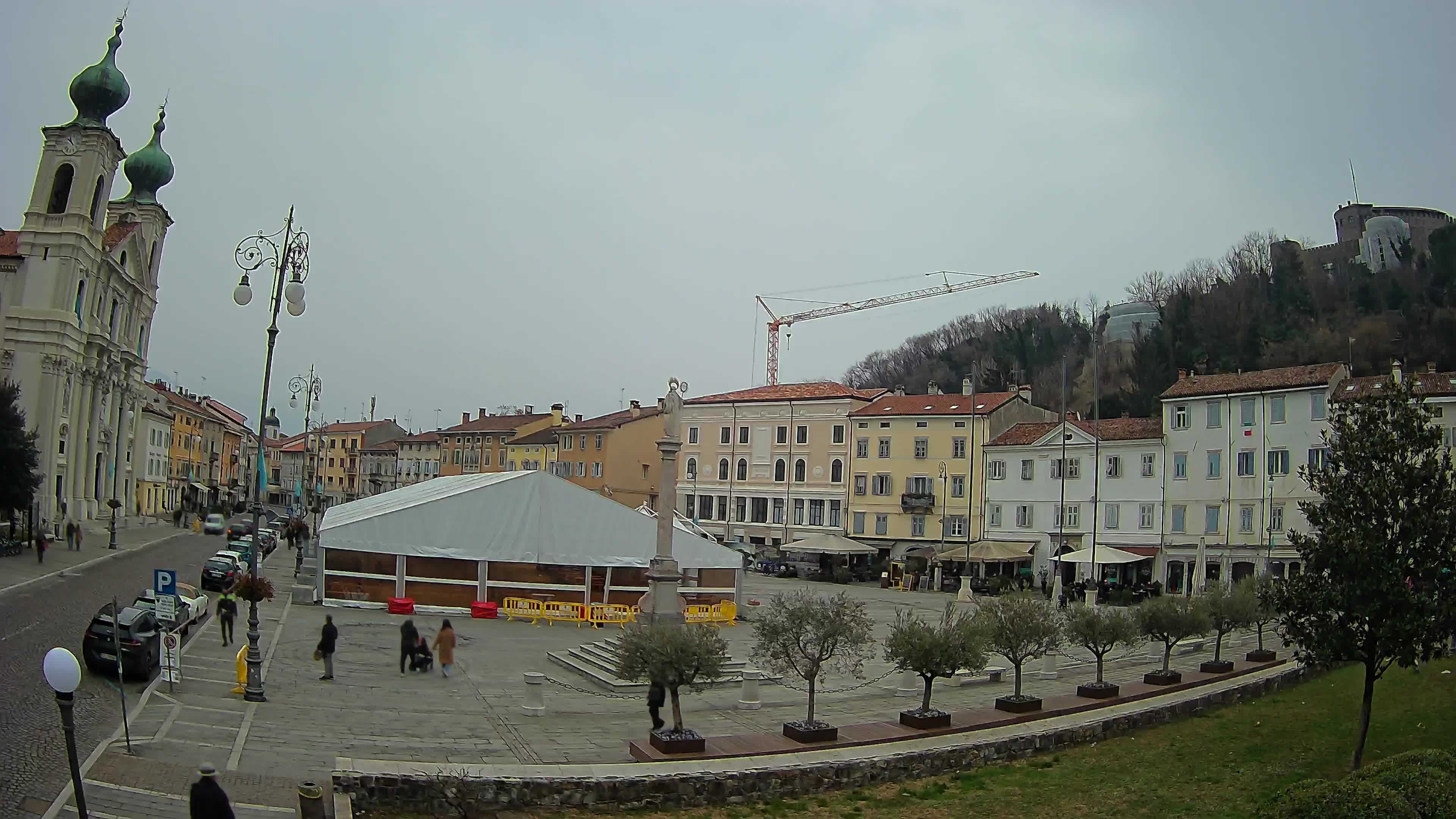 Gorizia – Plaza Vittoria – iglesia de San Pedro. Ignacio