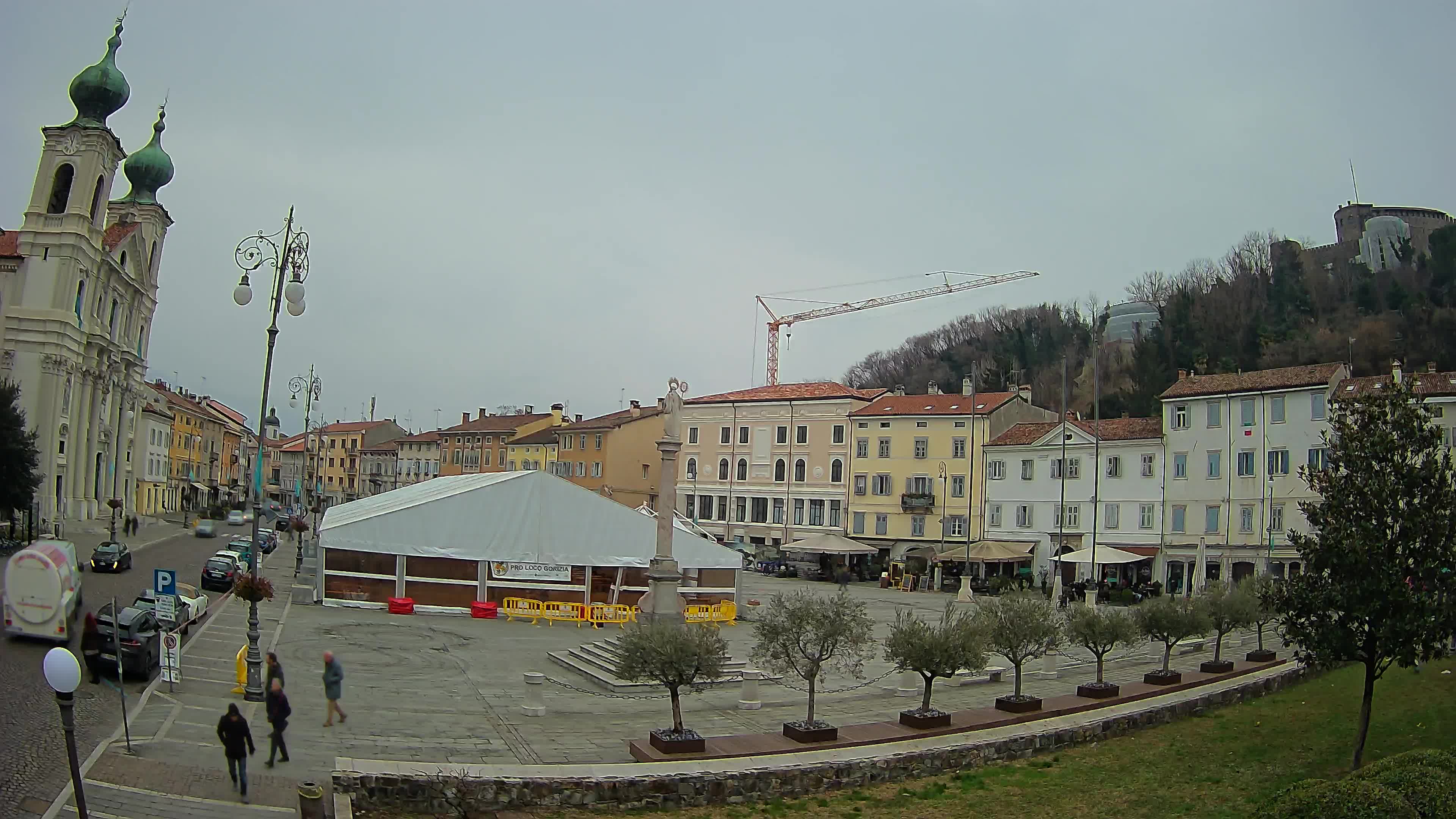 Webcam Gorizia Piazza della Vittoria e chiesa di S. Ignazio