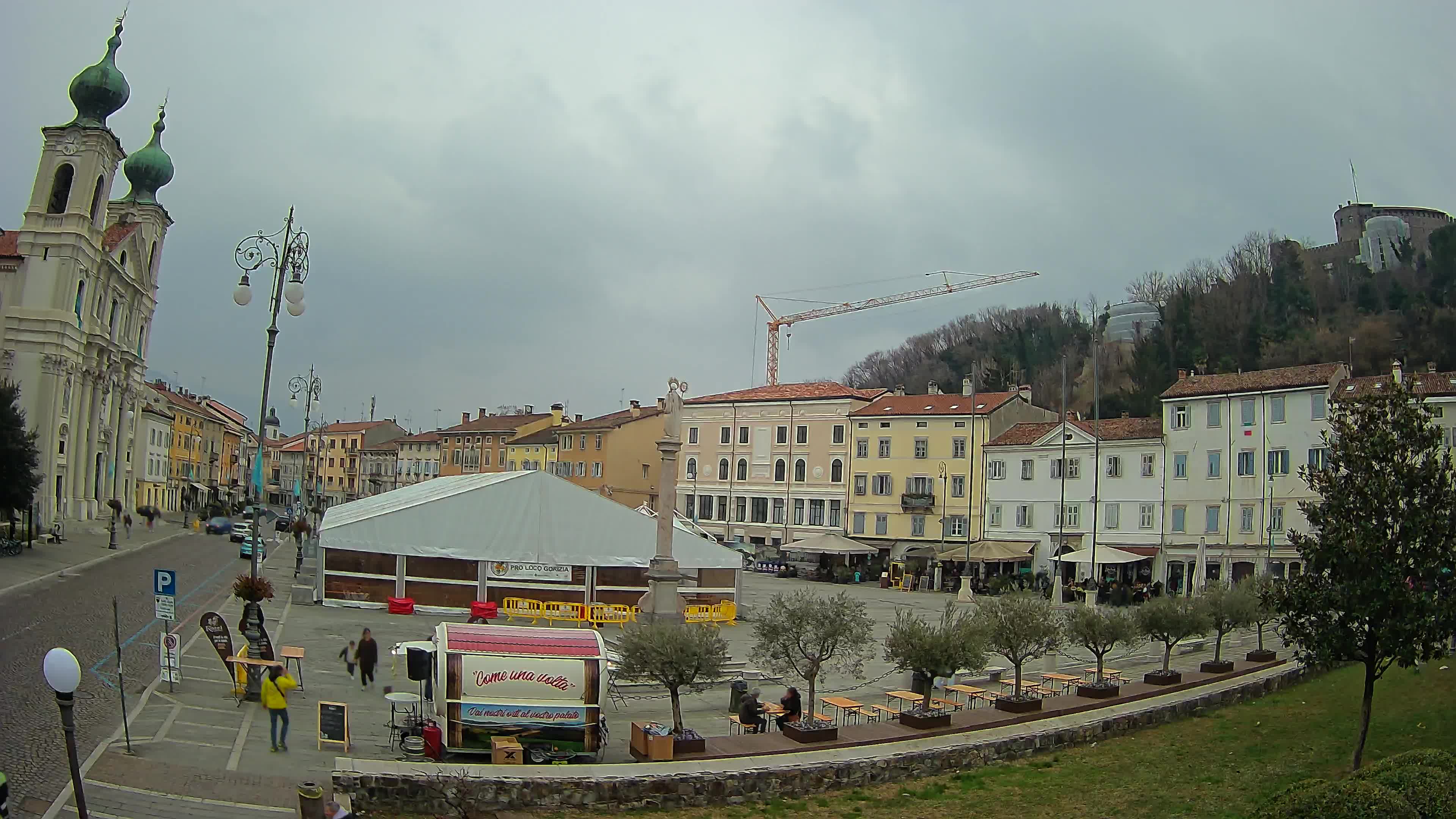 Webcam Gorizia Piazza della Vittoria e chiesa di S. Ignazio