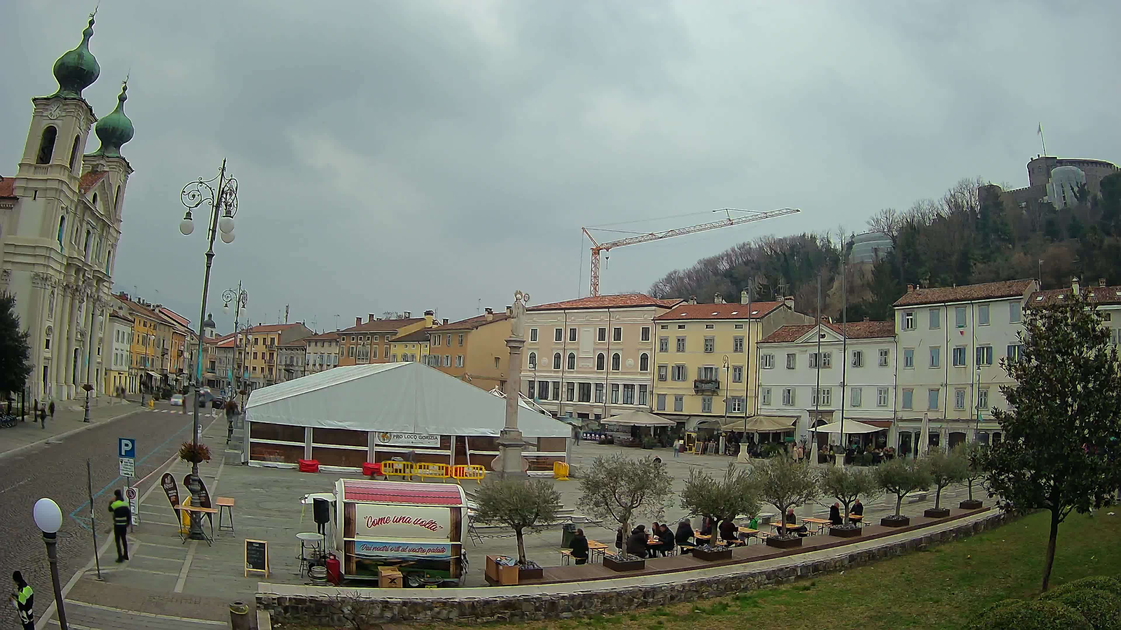 Webcam Gorizia Piazza della Vittoria e chiesa di S. Ignazio