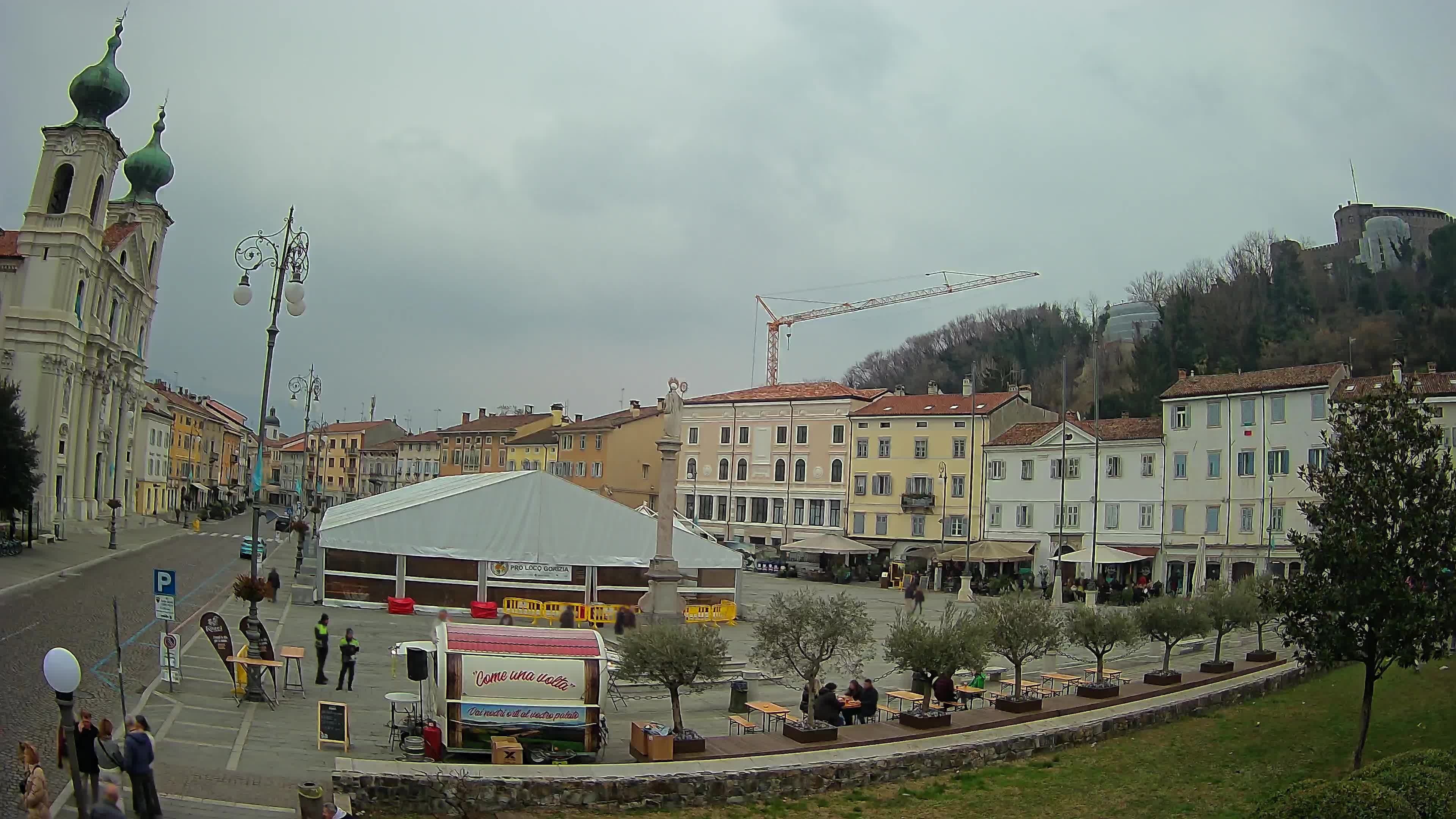 Gorizia – Plaza Vittoria – iglesia de San Pedro. Ignacio