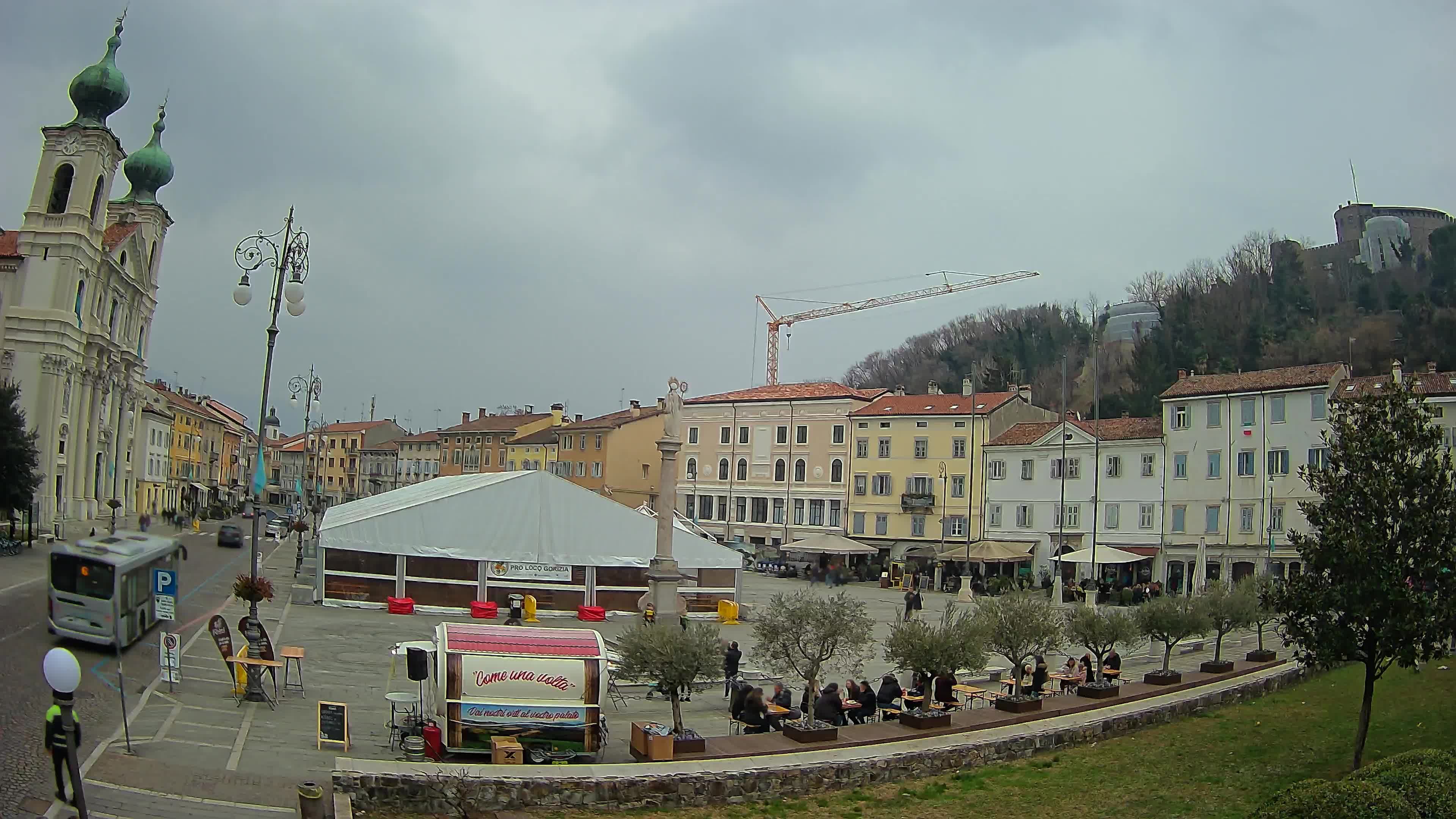 Gorizia – Plaza Vittoria – iglesia de San Pedro. Ignacio