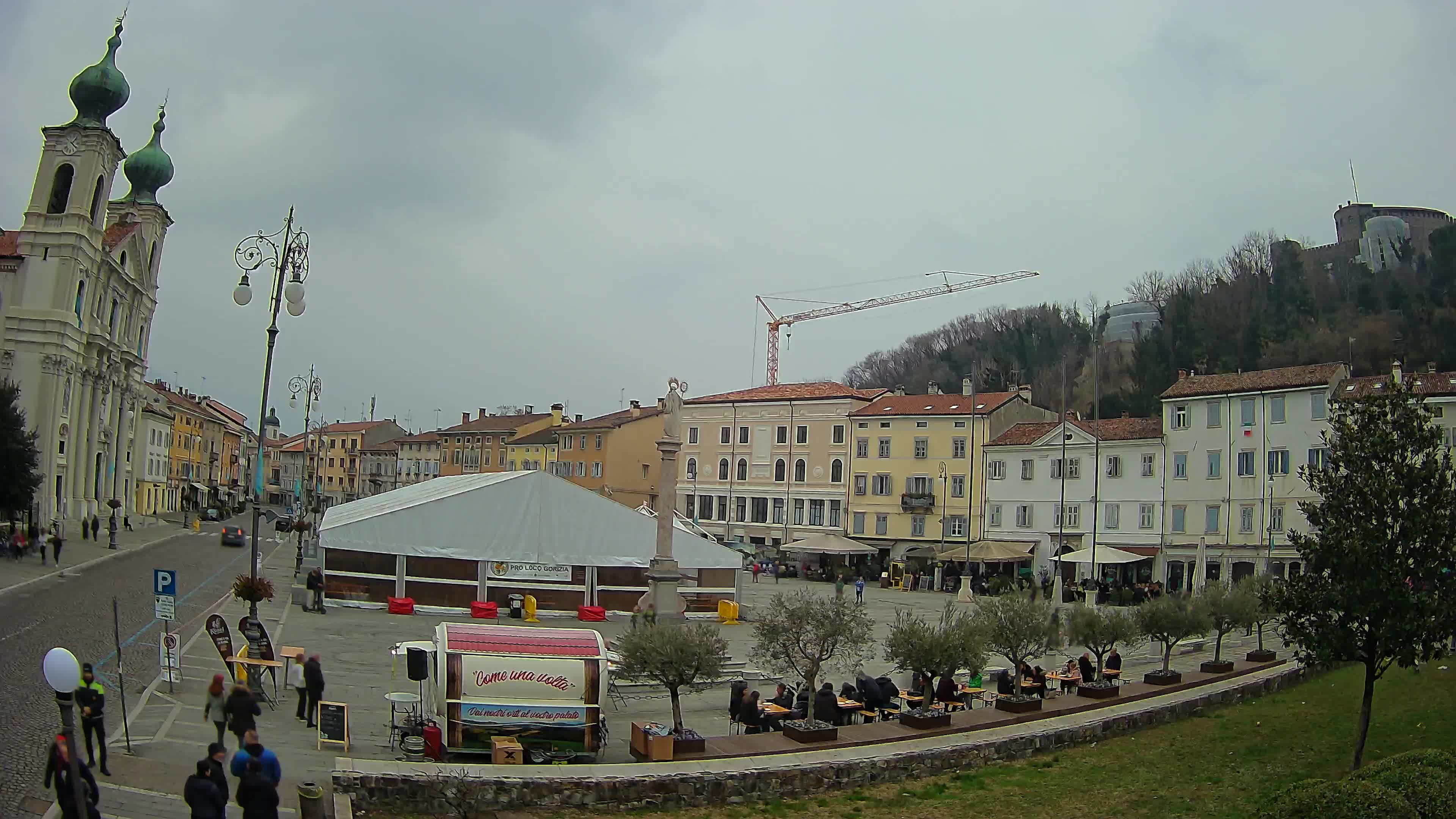 Gorizia – Plaza Vittoria – iglesia de San Pedro. Ignacio