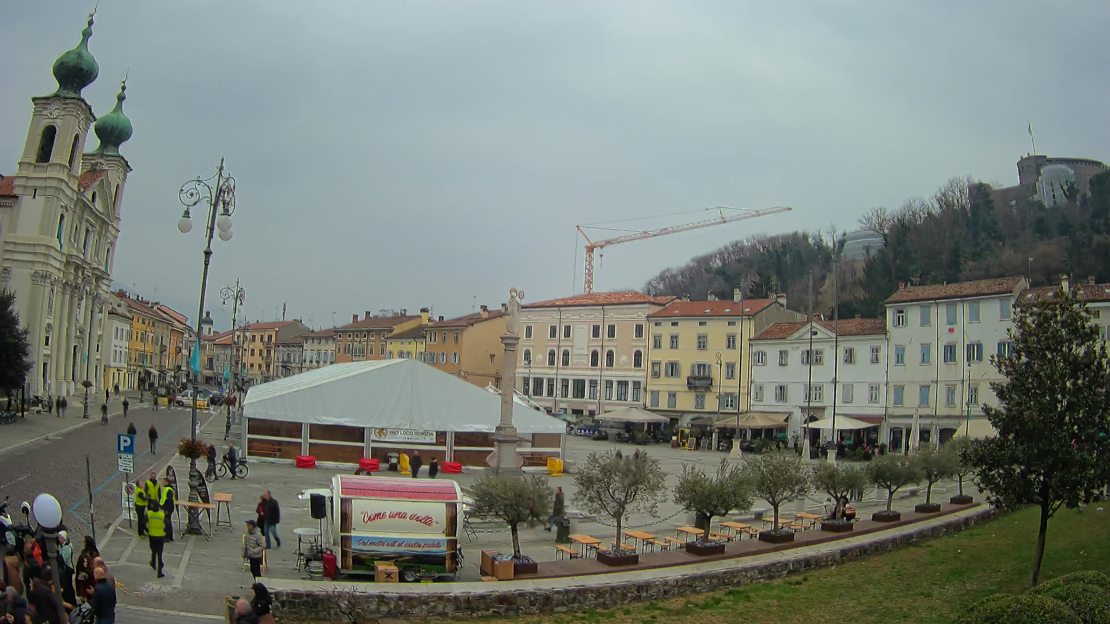 Webcam Gorizia Piazza della Vittoria e chiesa di S. Ignazio