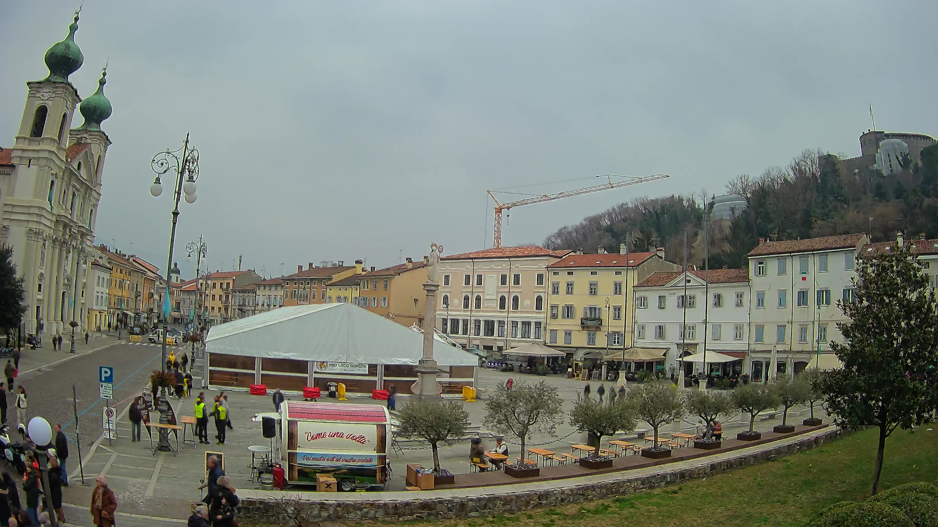 Webcam Gorizia Piazza della Vittoria e chiesa di S. Ignazio