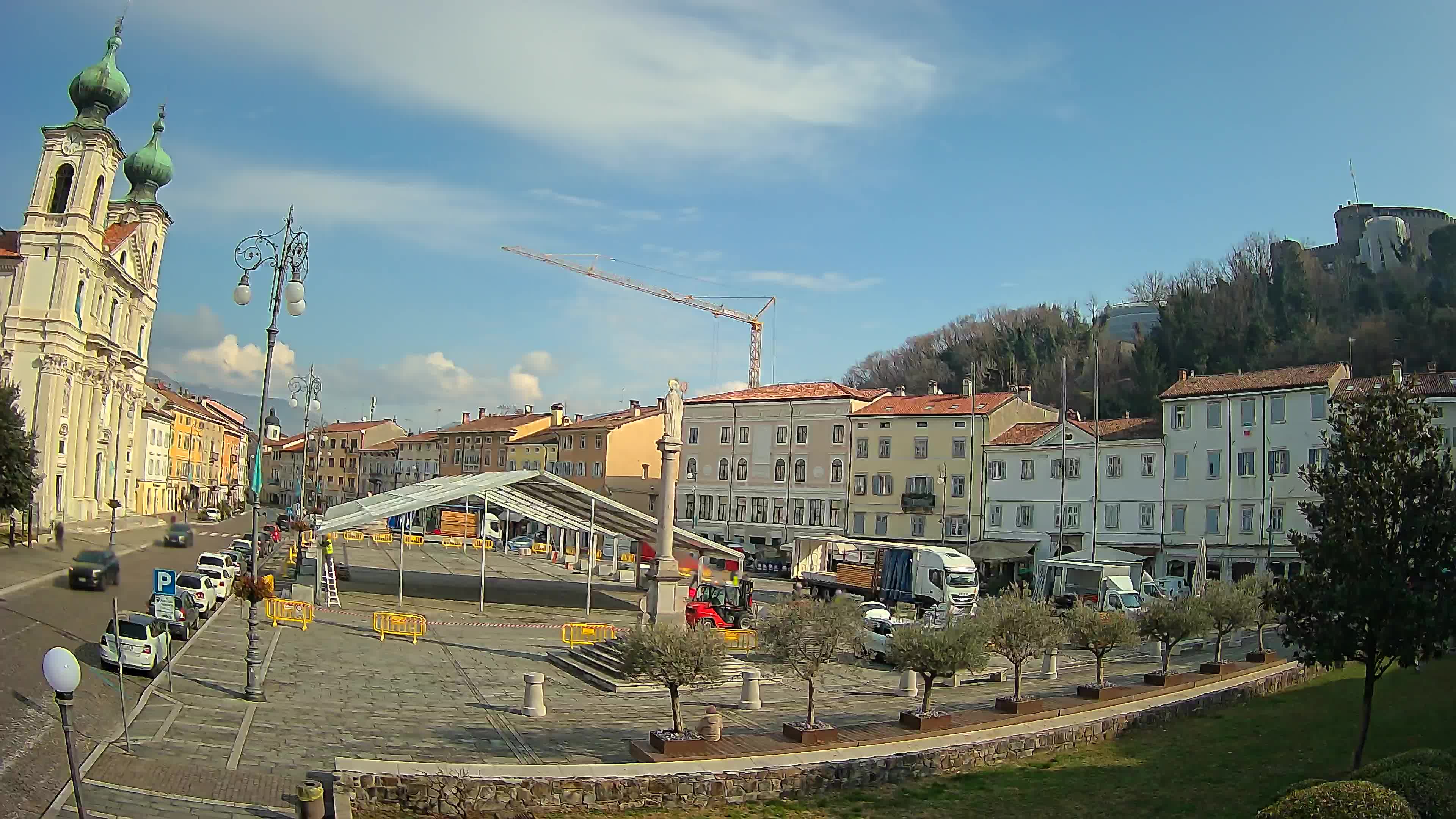 Webcam Gorizia Piazza della Vittoria e chiesa di S. Ignazio