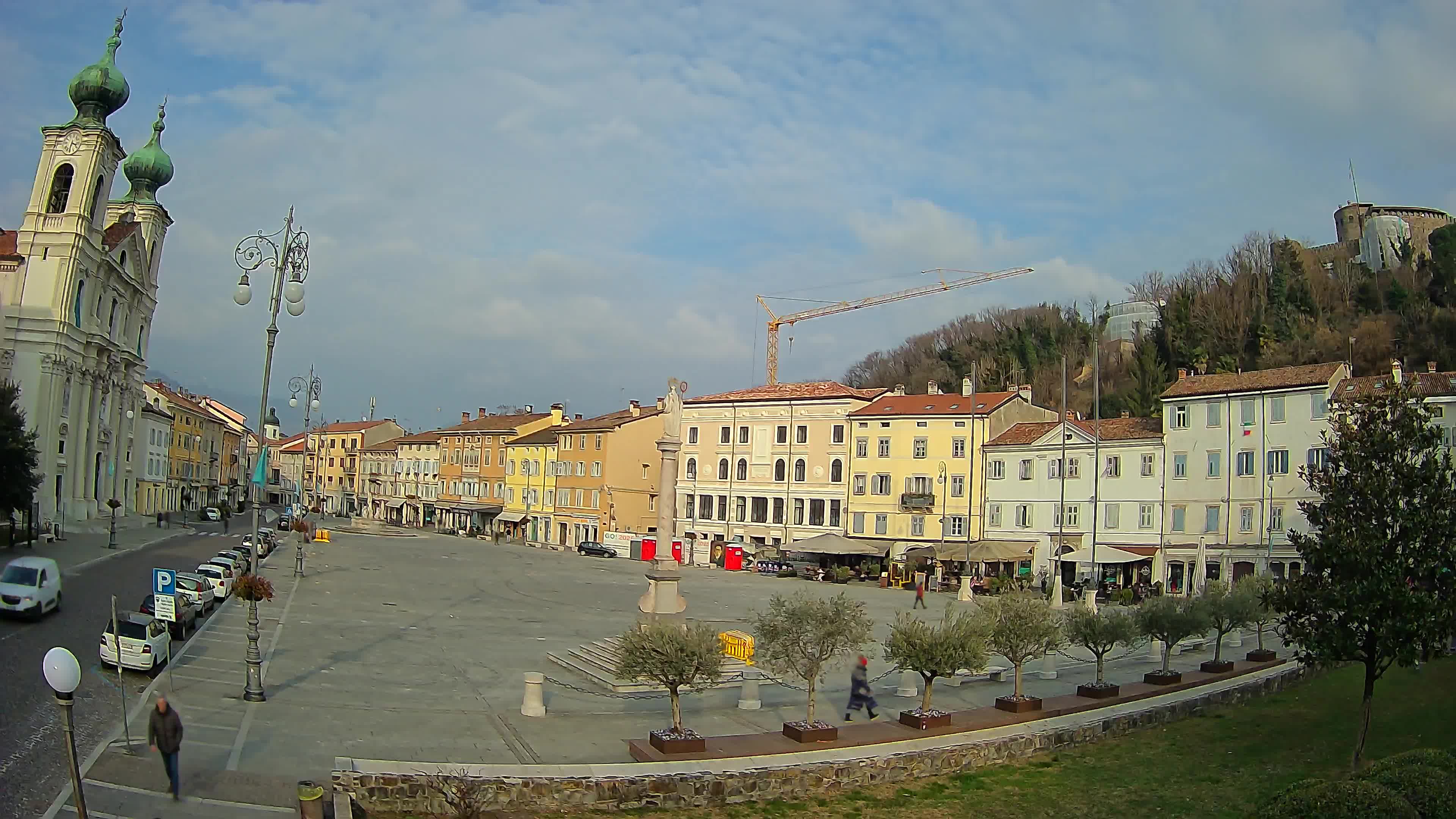 Kamera Gorica Travnik in cerkev sv. Ignacija