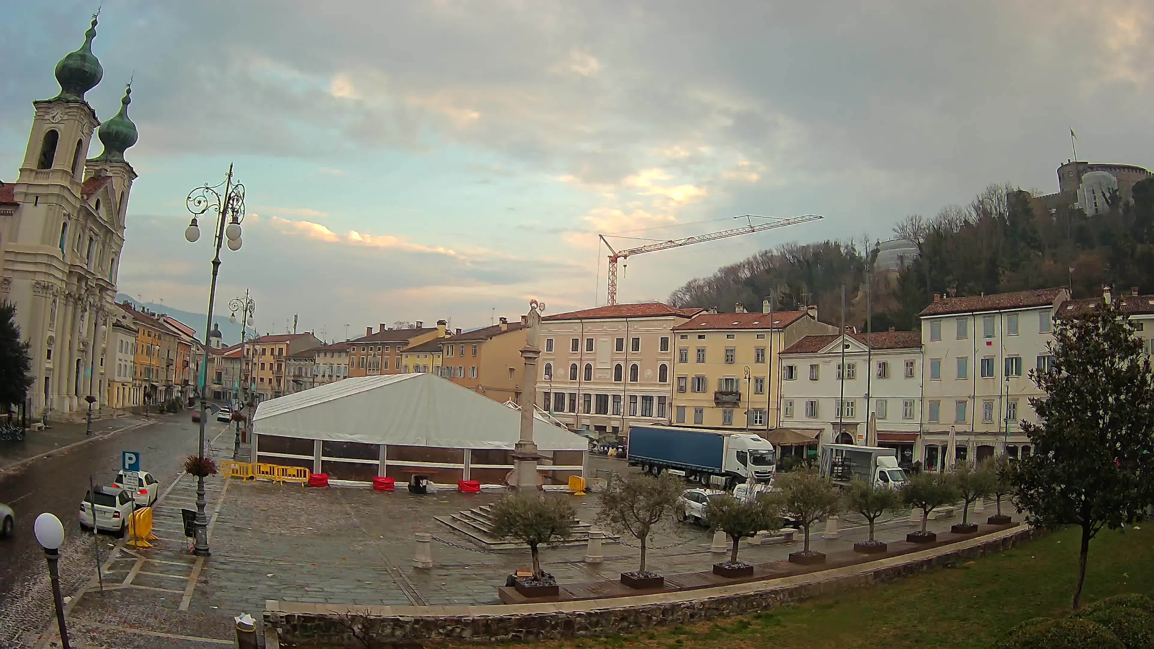 Gorizia – Plaza Vittoria – iglesia de San Pedro. Ignacio