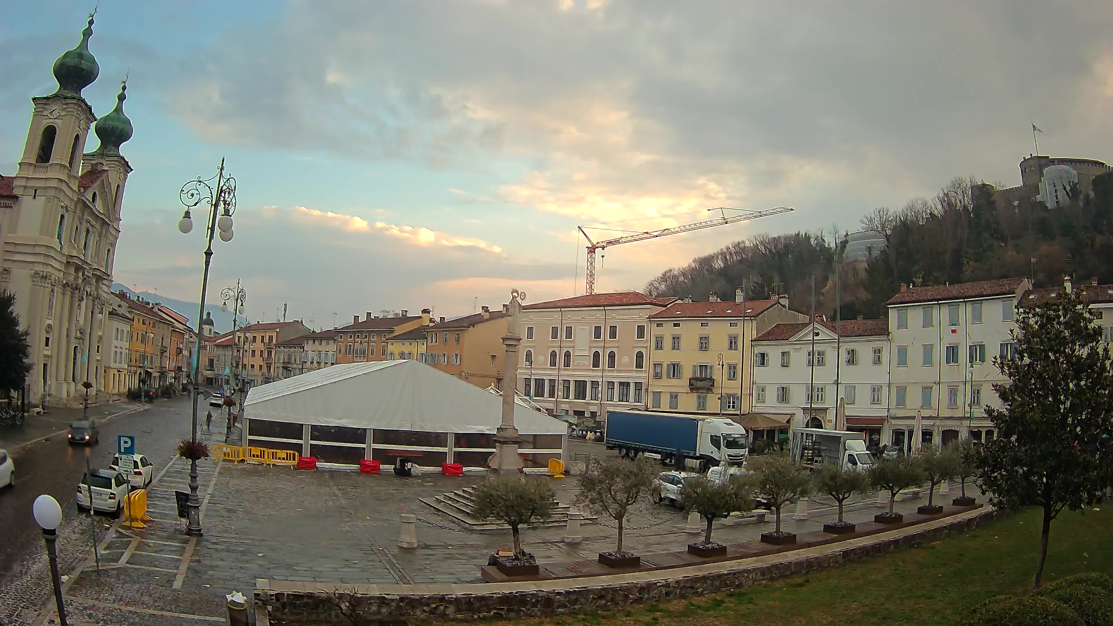 Gorizia – Plaza Vittoria – iglesia de San Pedro. Ignacio