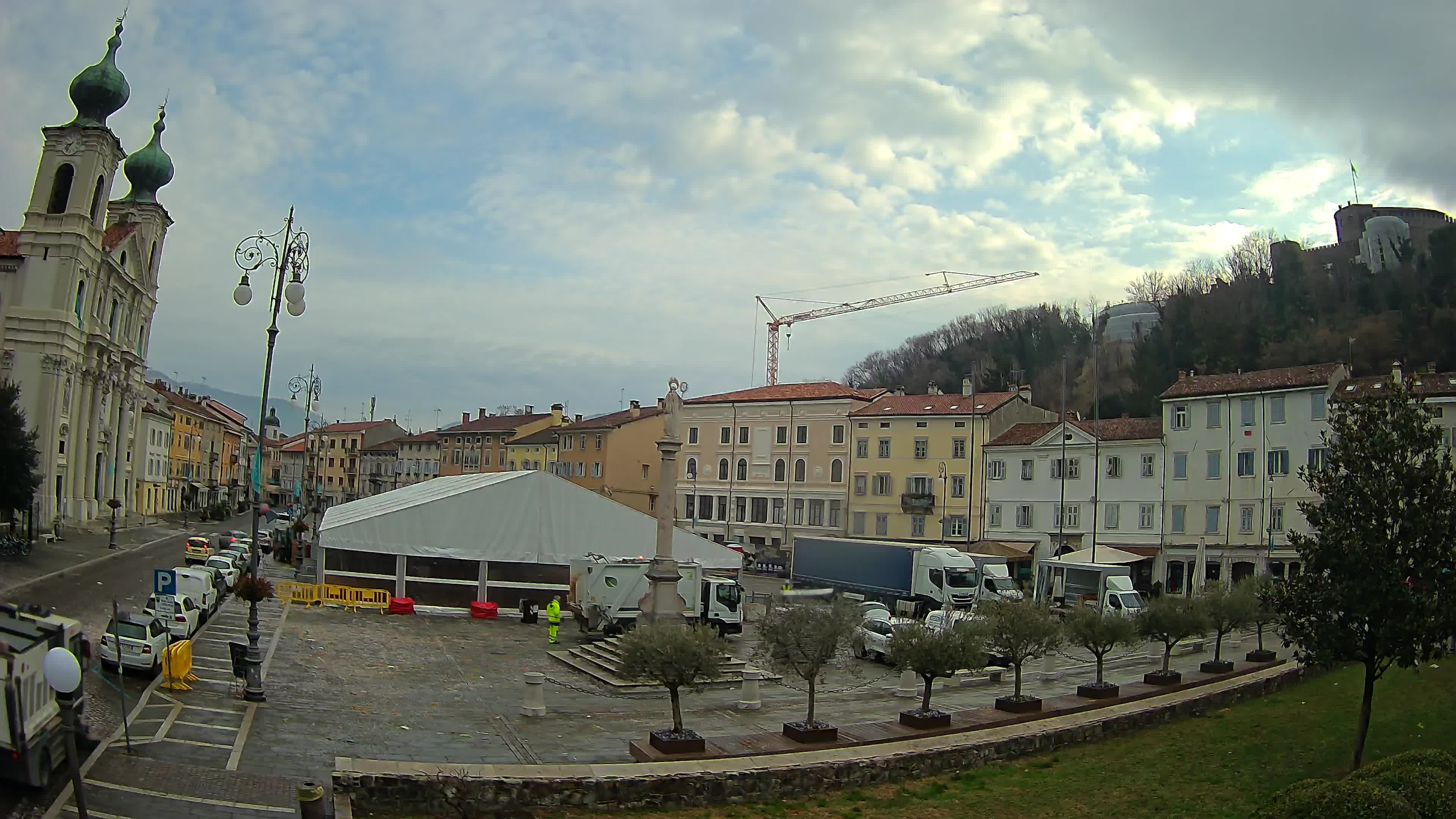 Webcam Gorizia Piazza della Vittoria e chiesa di S. Ignazio