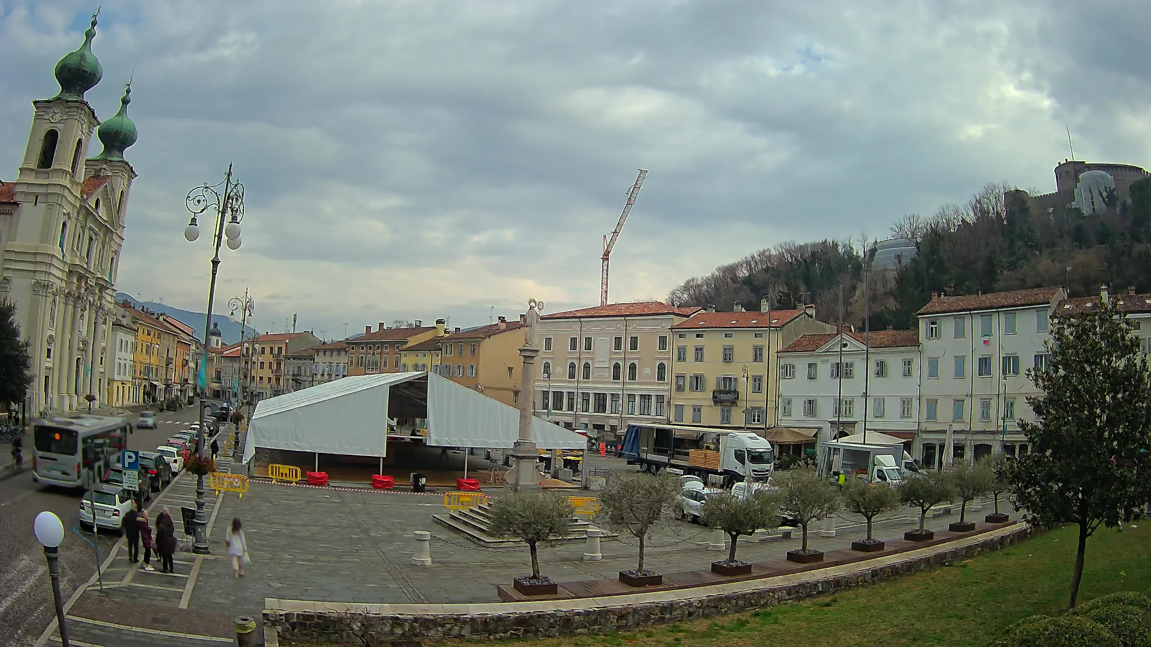 Gorizia – Plaza Vittoria – iglesia de San Pedro. Ignacio