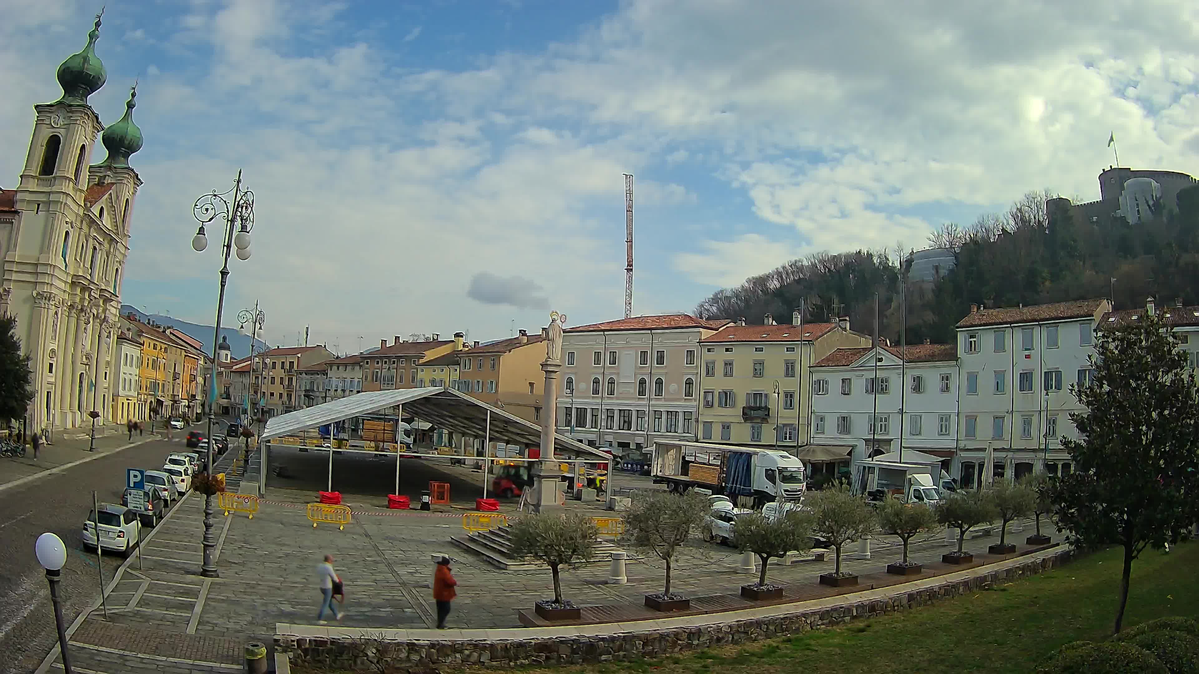 Gorizia – Plaza Vittoria – iglesia de San Pedro. Ignacio