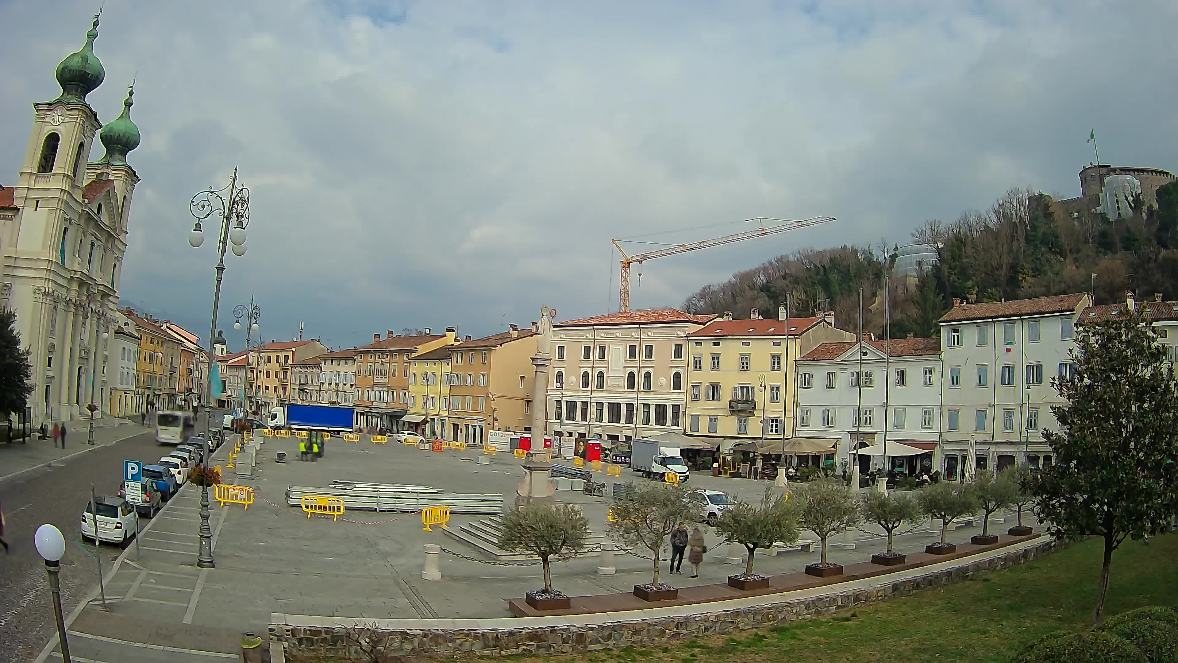 Kamera Gorica Travnik in cerkev sv. Ignacija